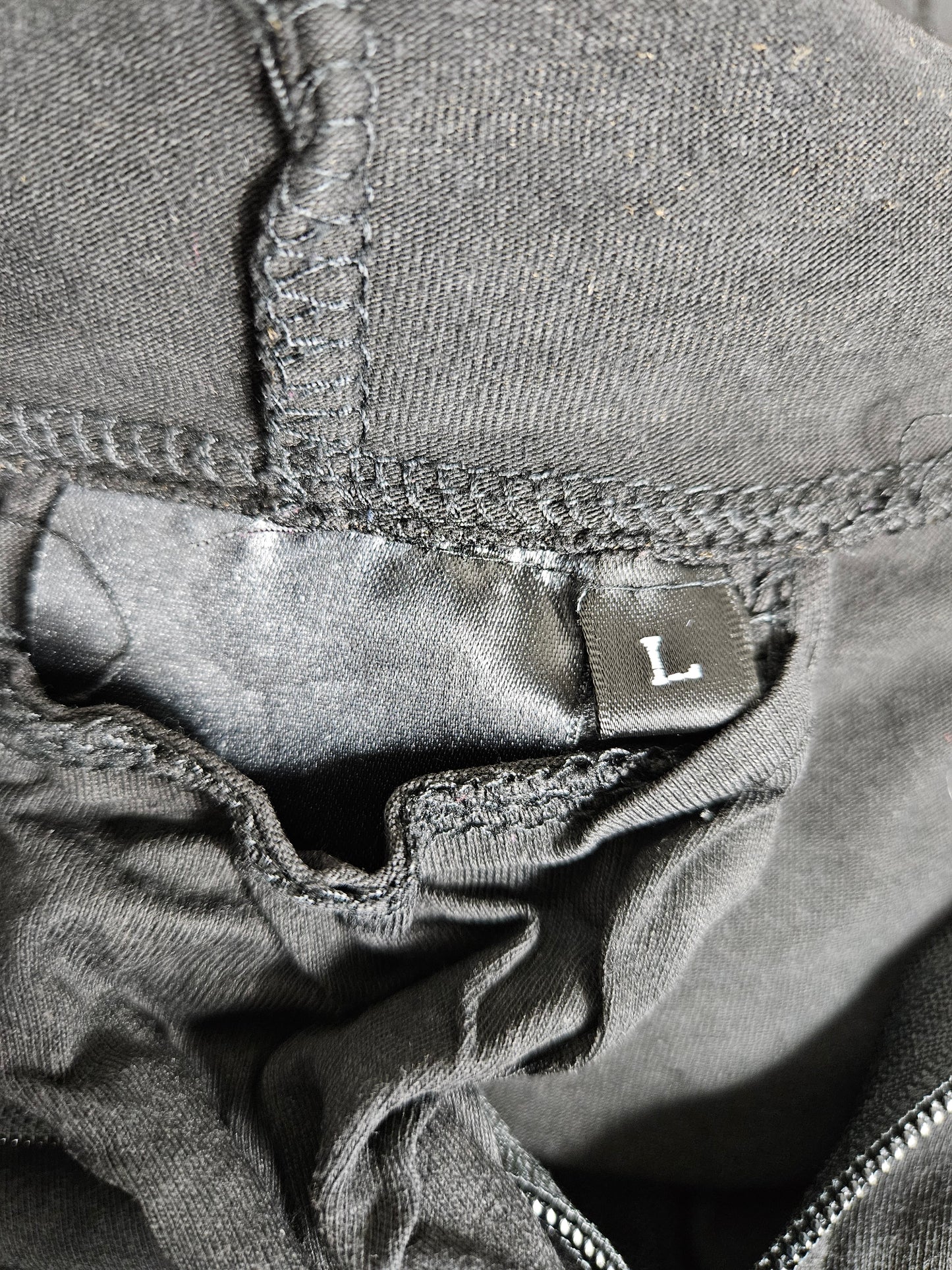 Gilet noir capuche à oreilles