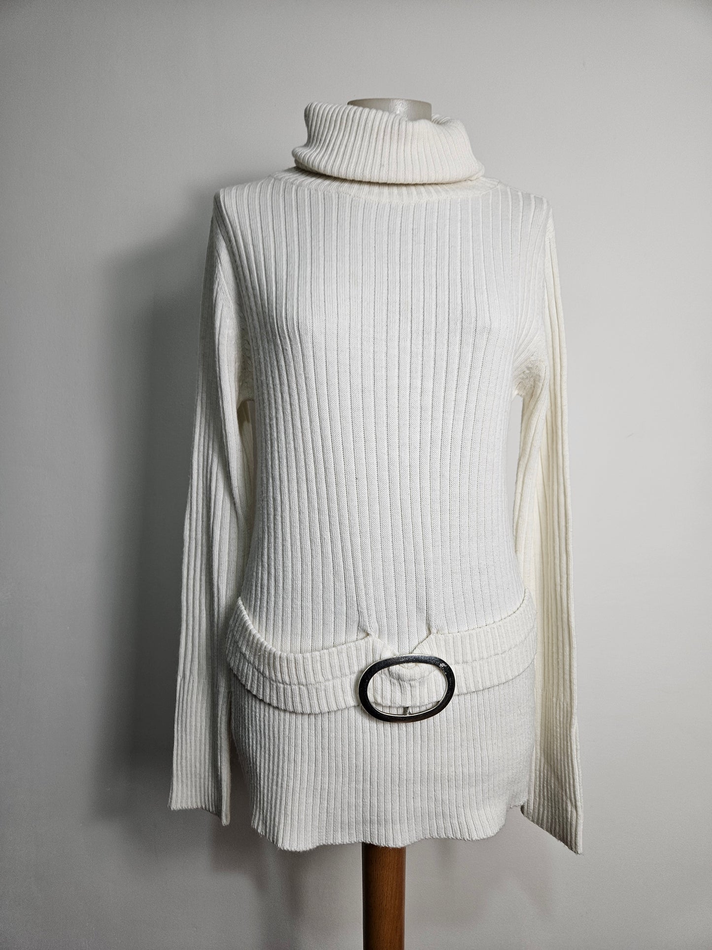 Pull col roulé à boucle