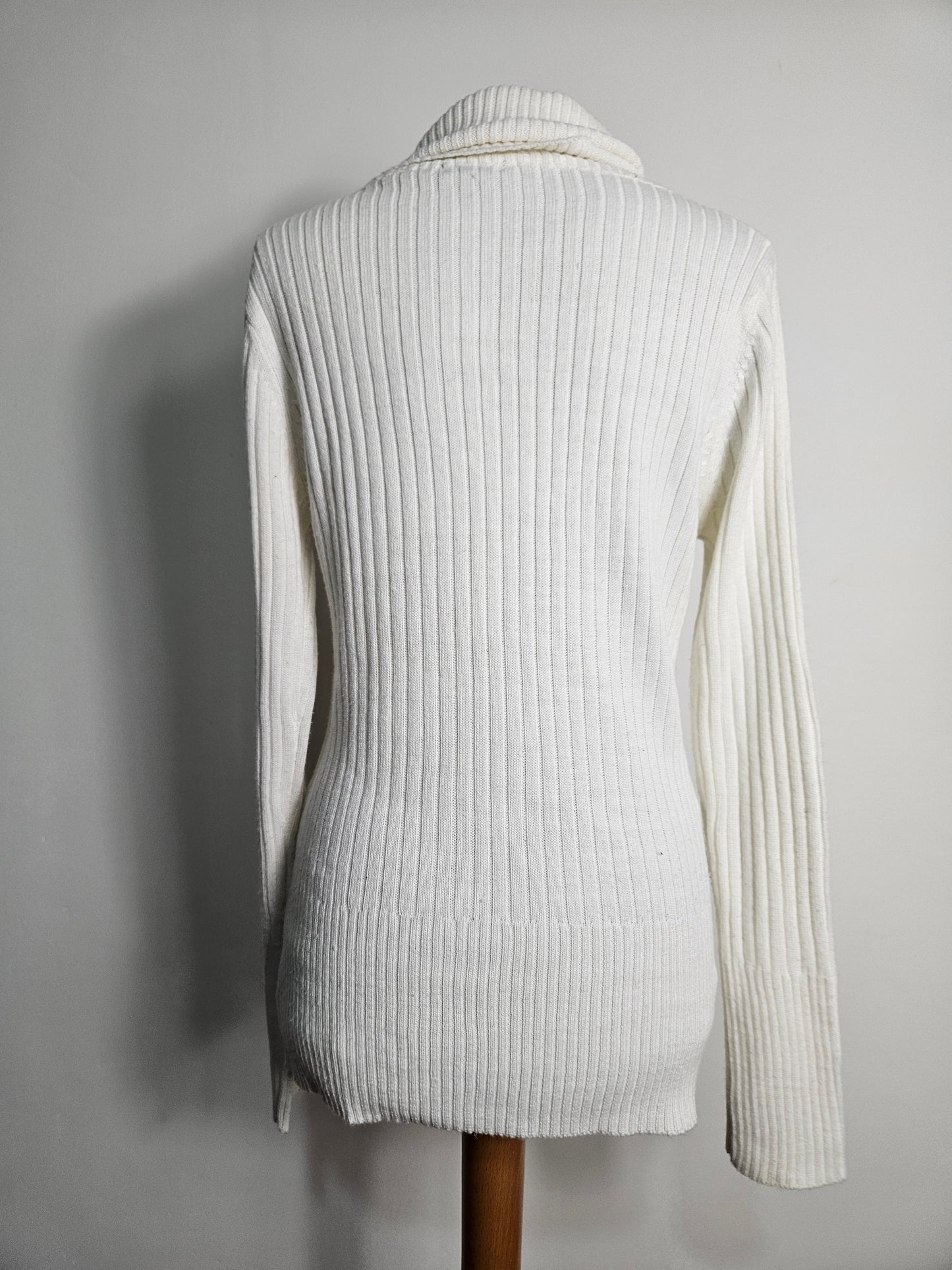 Pull col roulé à boucle