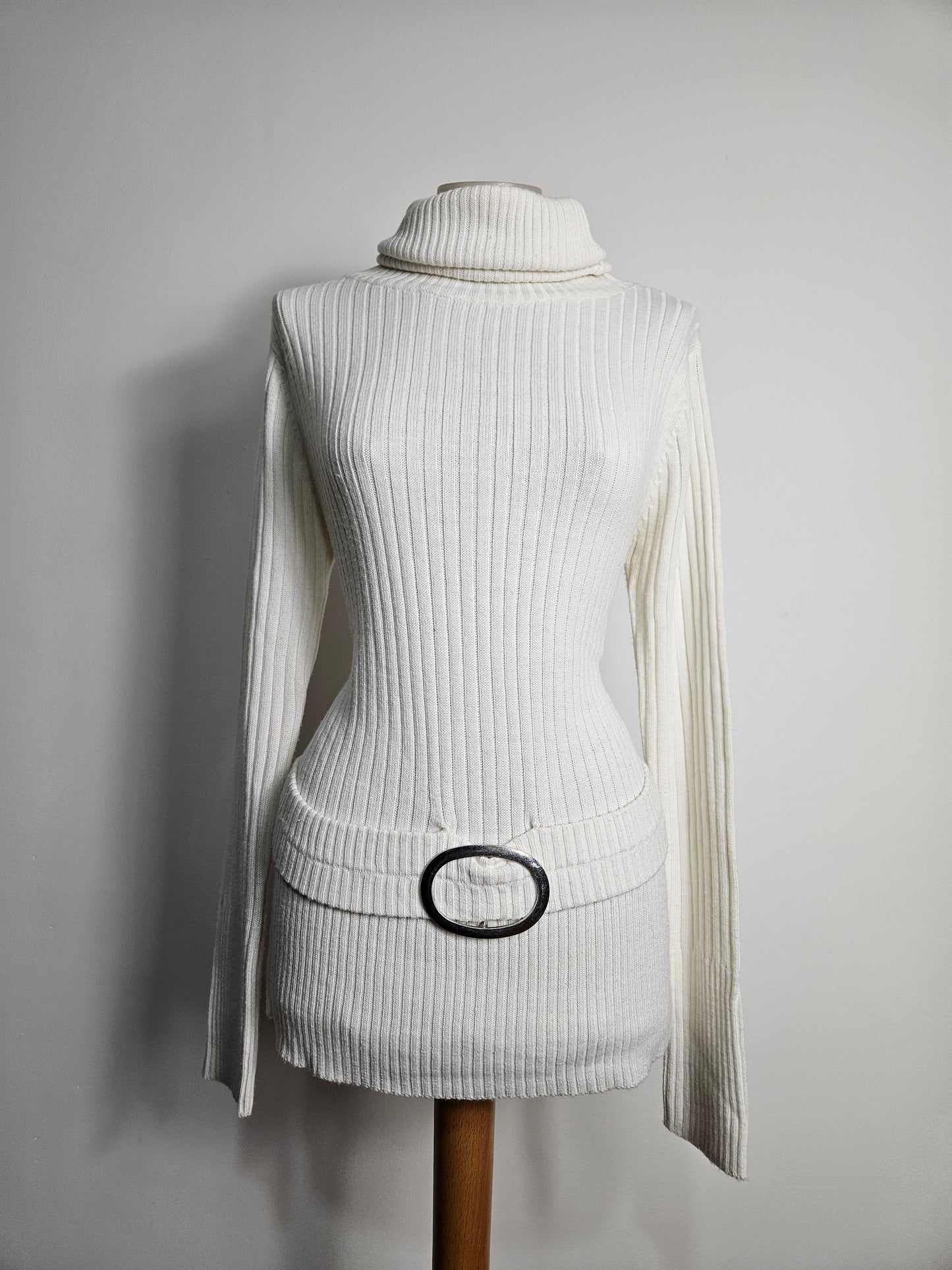 Pull col roulé à boucle