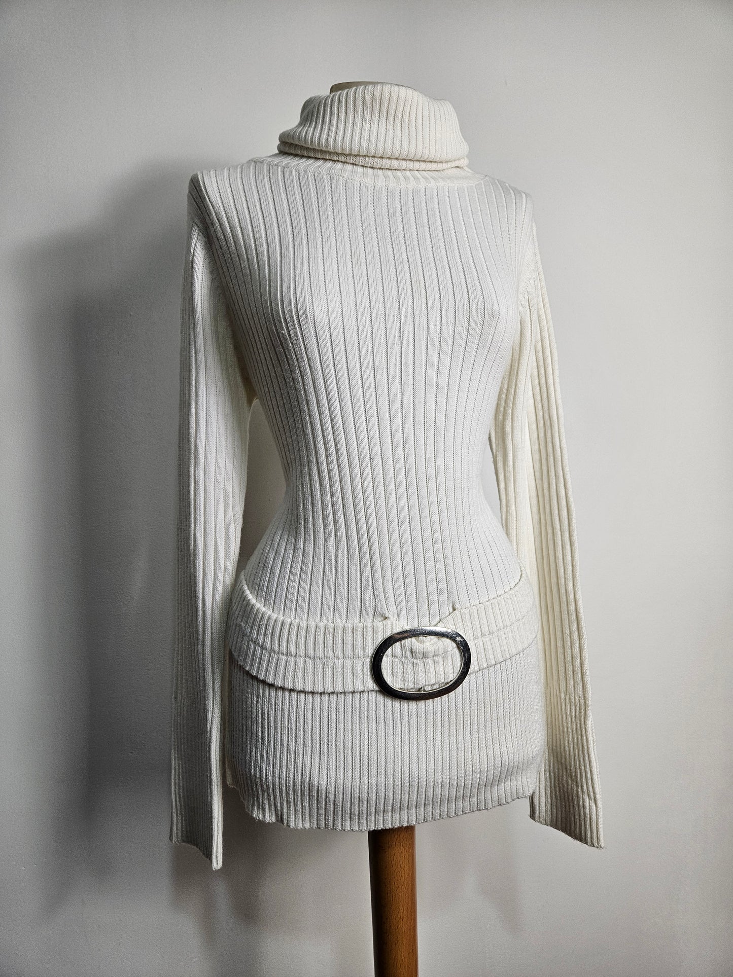 Pull col roulé à boucle