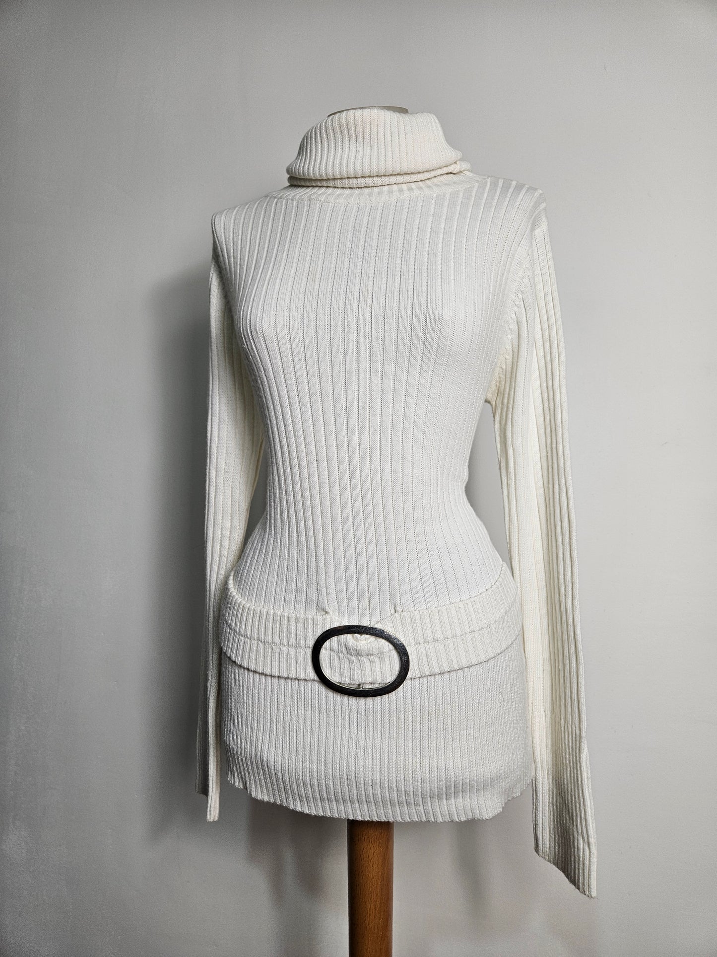 Pull col roulé à boucle