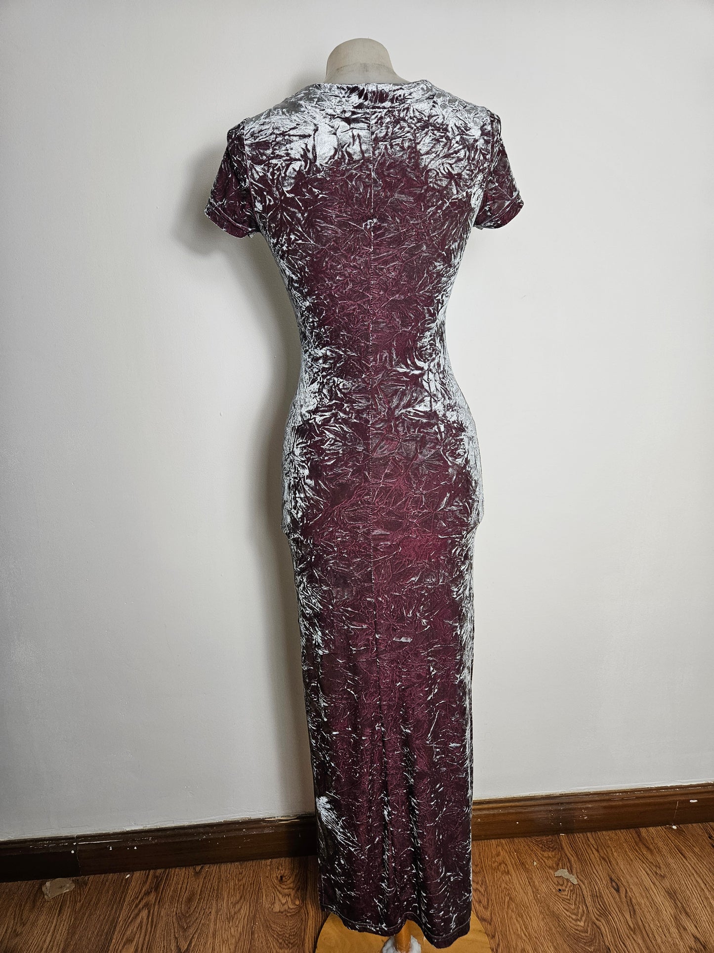 Robe en velours froissé grise