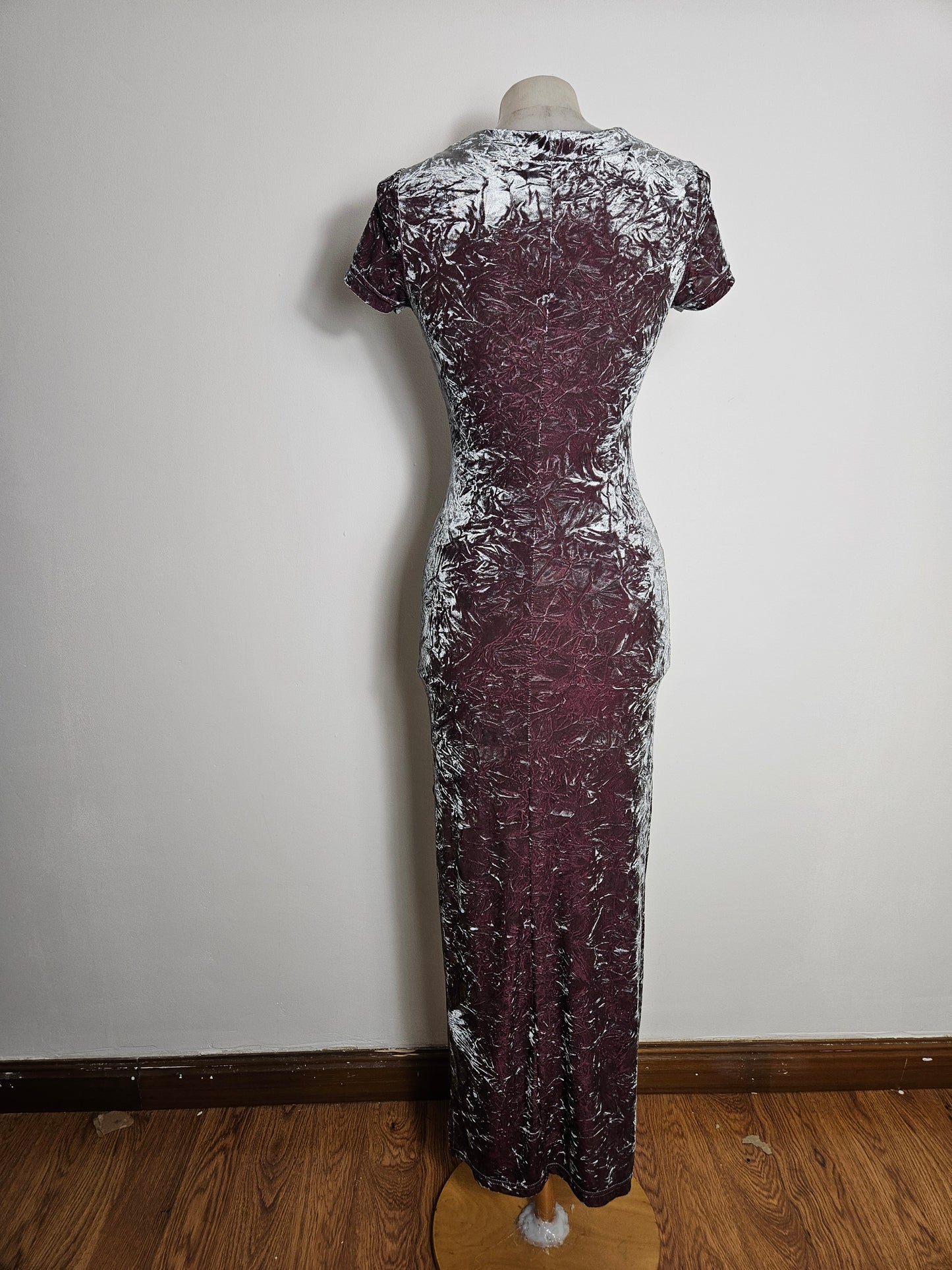 Robe en velours froissé grise