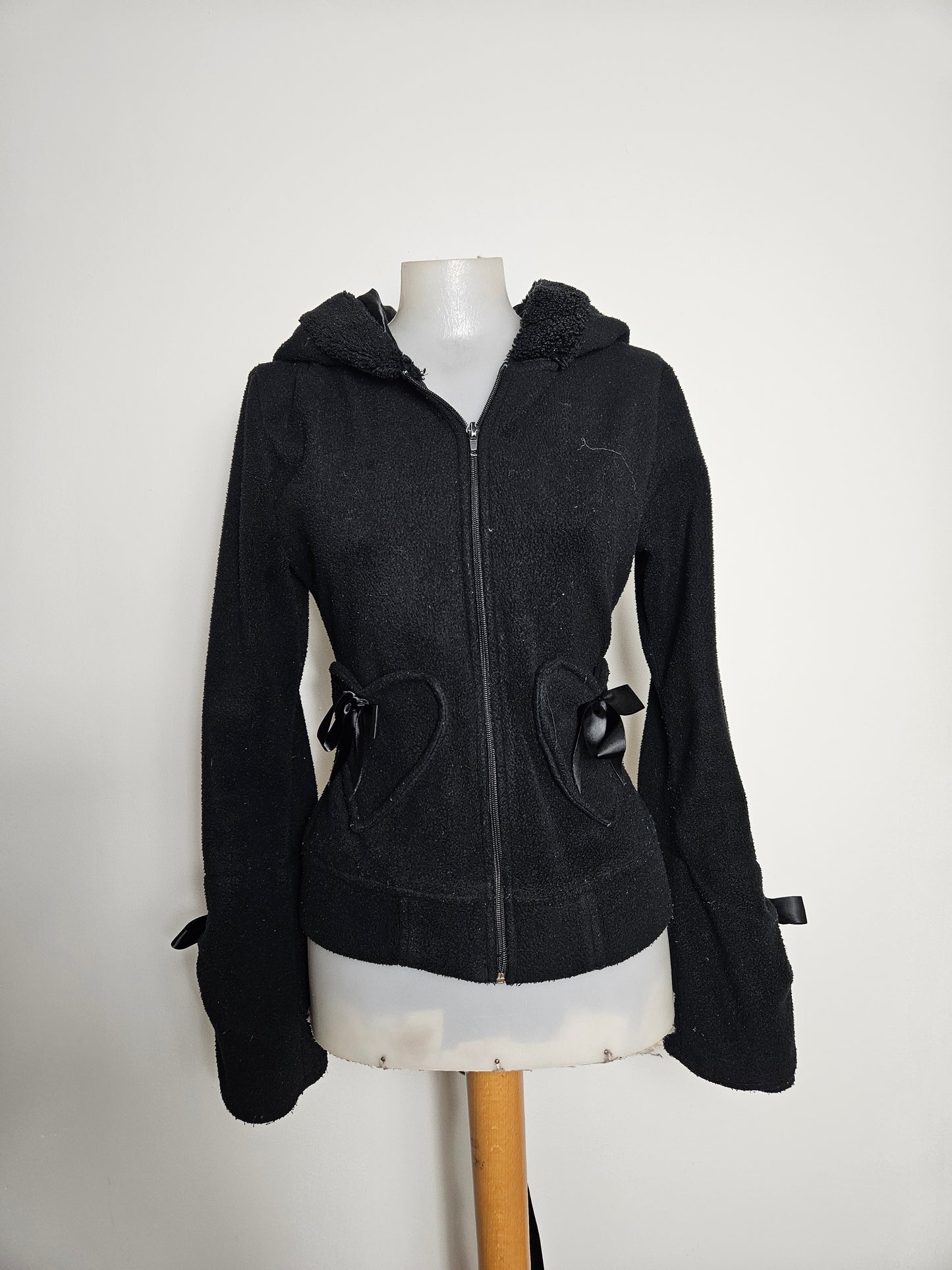 Veste à capuche détails ruban et lacage