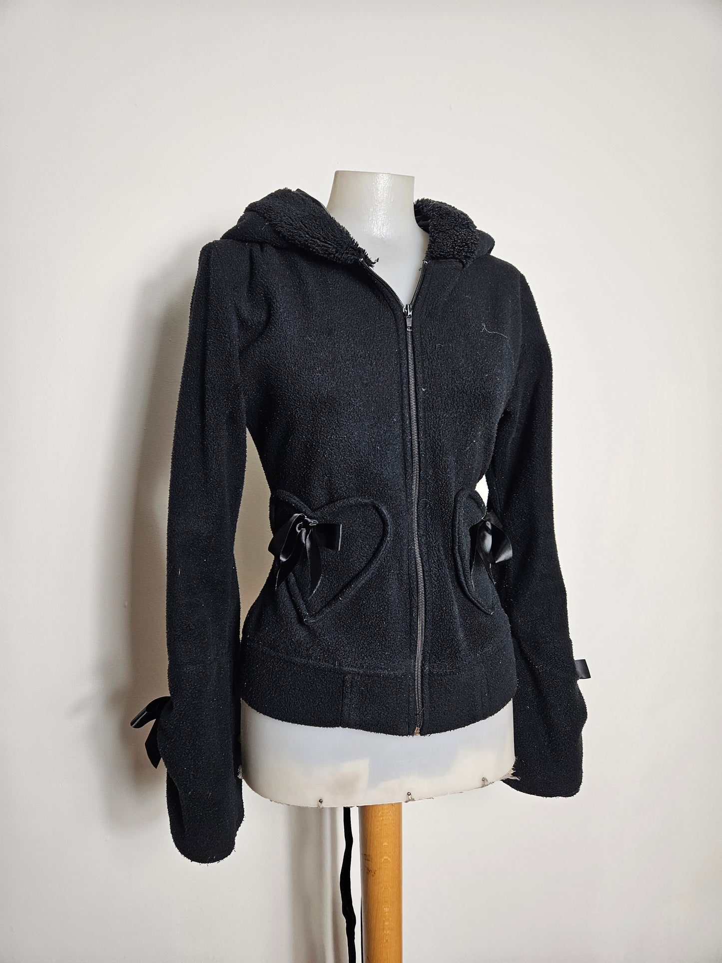 Veste à capuche détails ruban et lacage