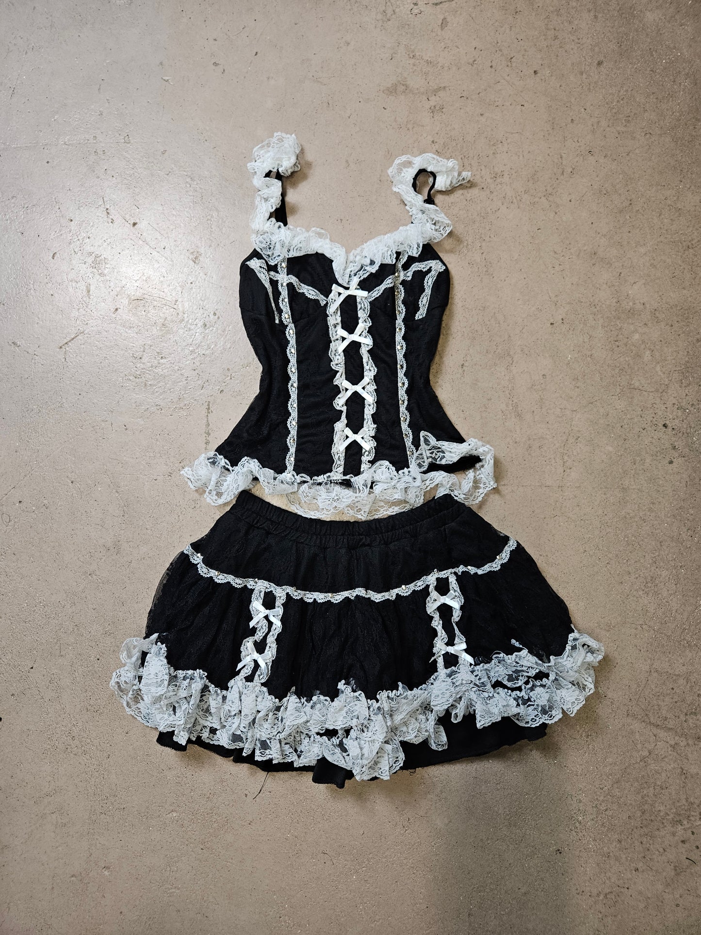 Ensemble dentelle noir et blanc