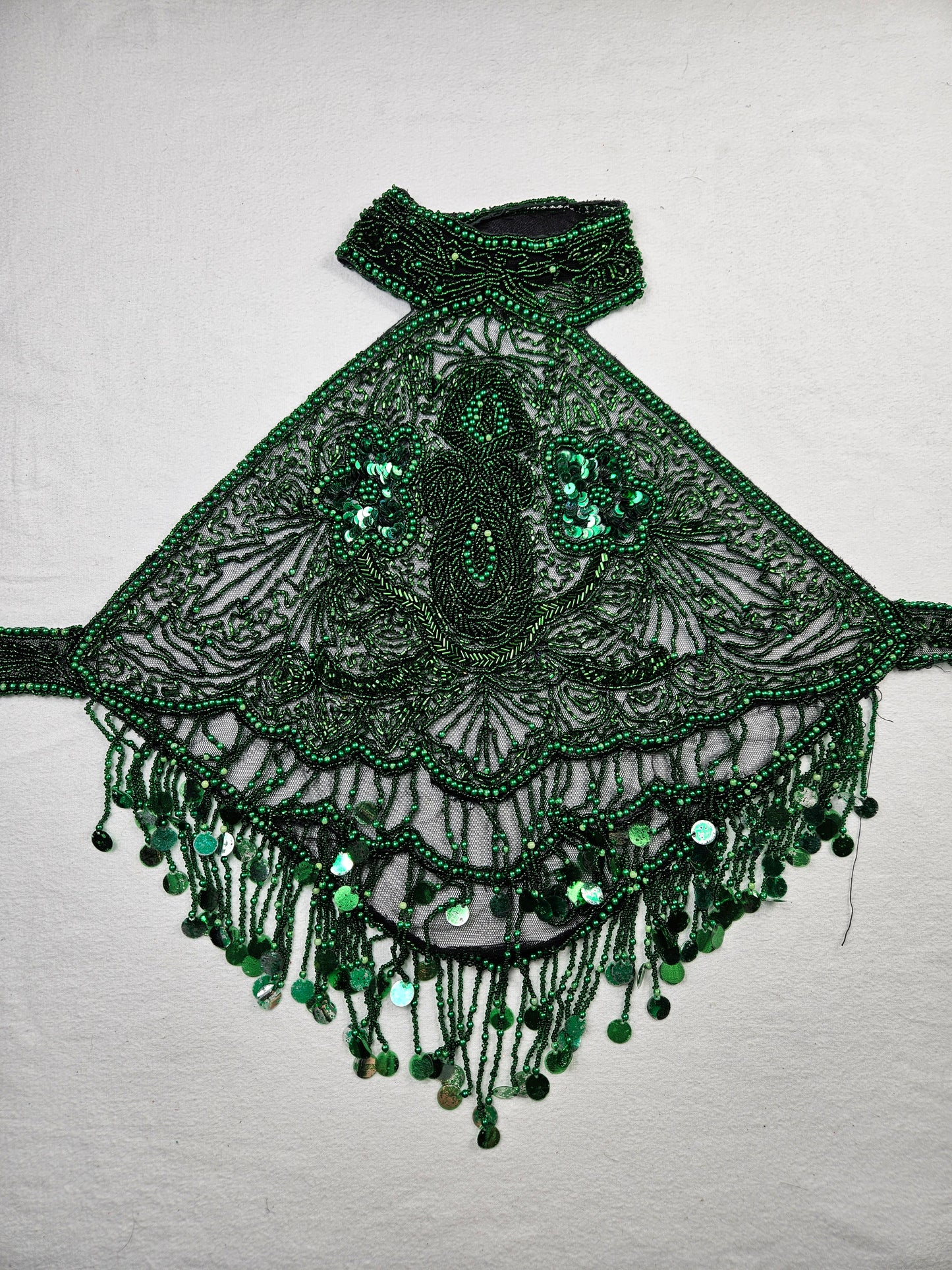 Dos nu brodé de sequins vert et noir