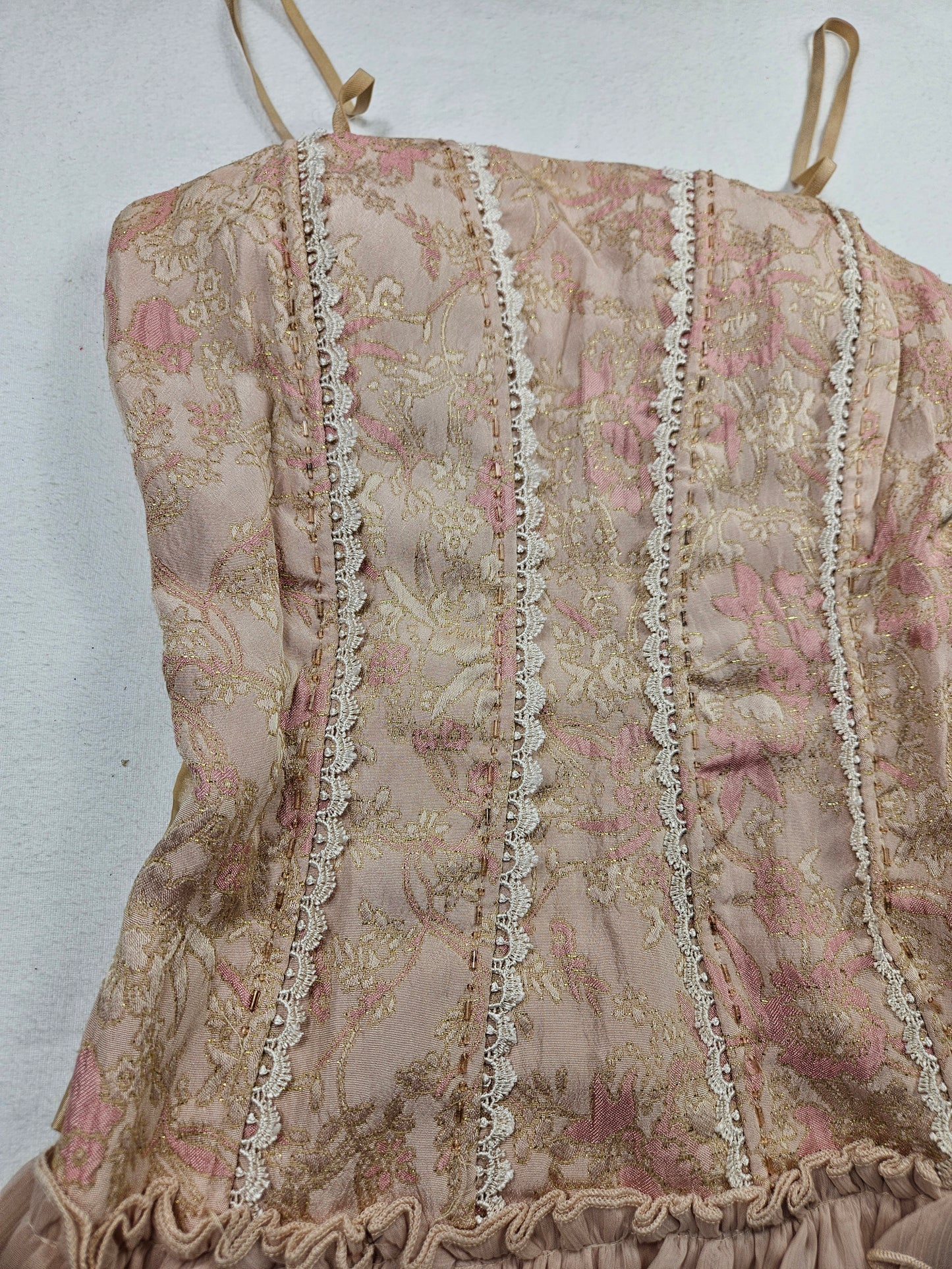 Haut romantique rose poudré