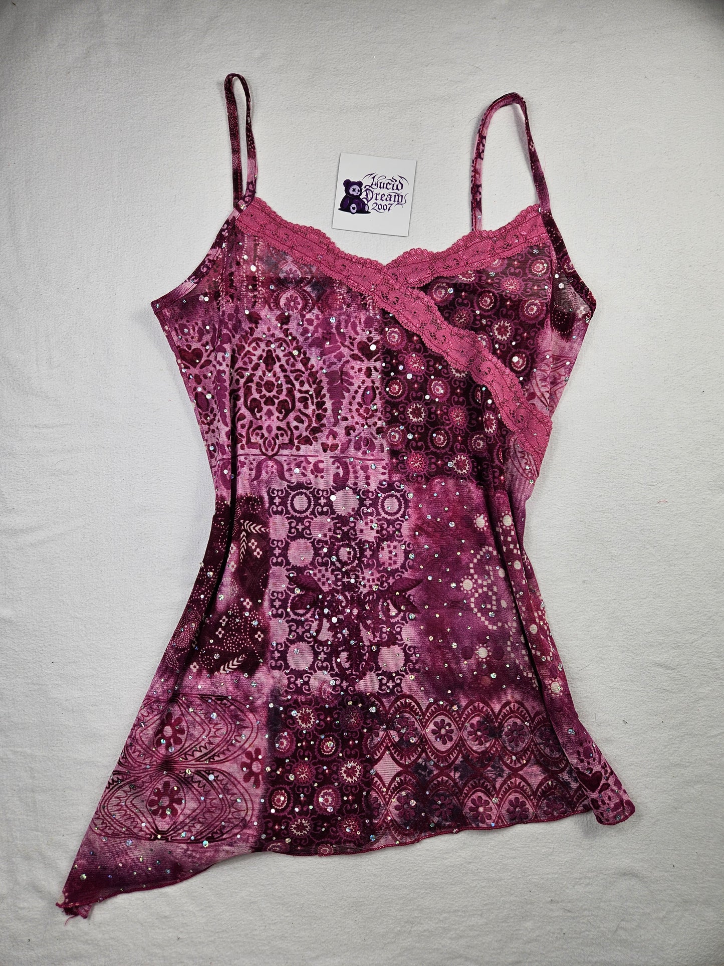 Haut asymétrique en voile et strass