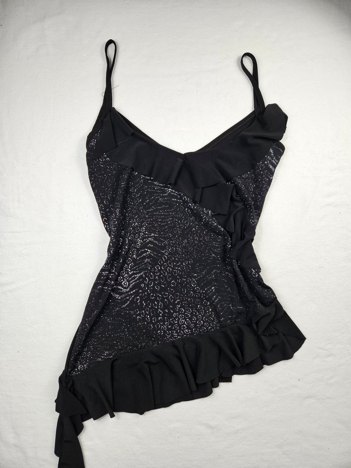 Haut asymétrique volants et strass