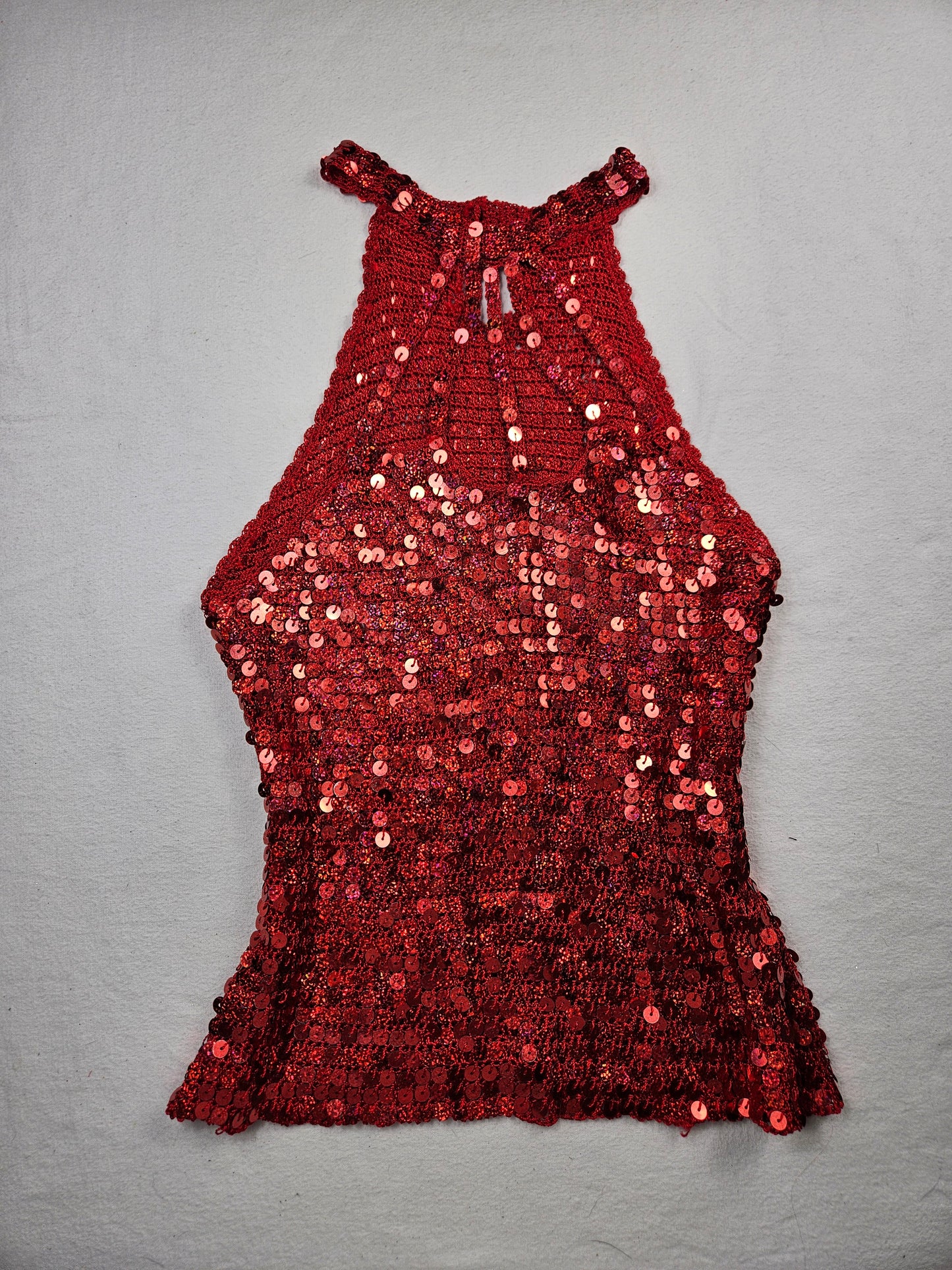 Haut rouge en crochet à sequins