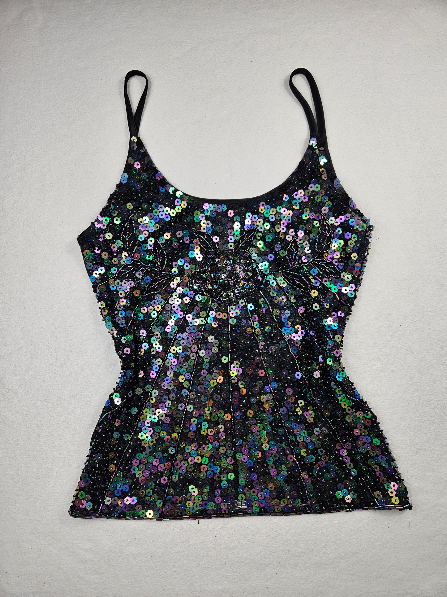 Top negro con lentejuelas multicolor
