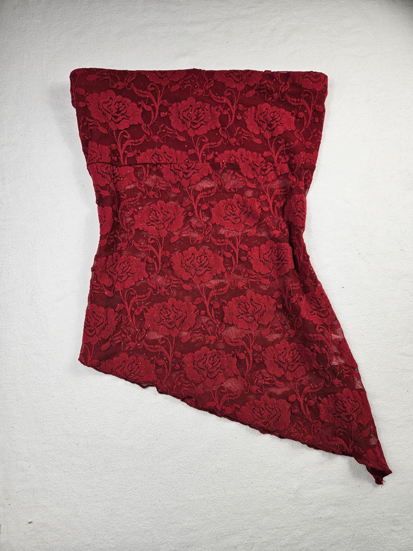 Bustier strapless en dentelle rouge