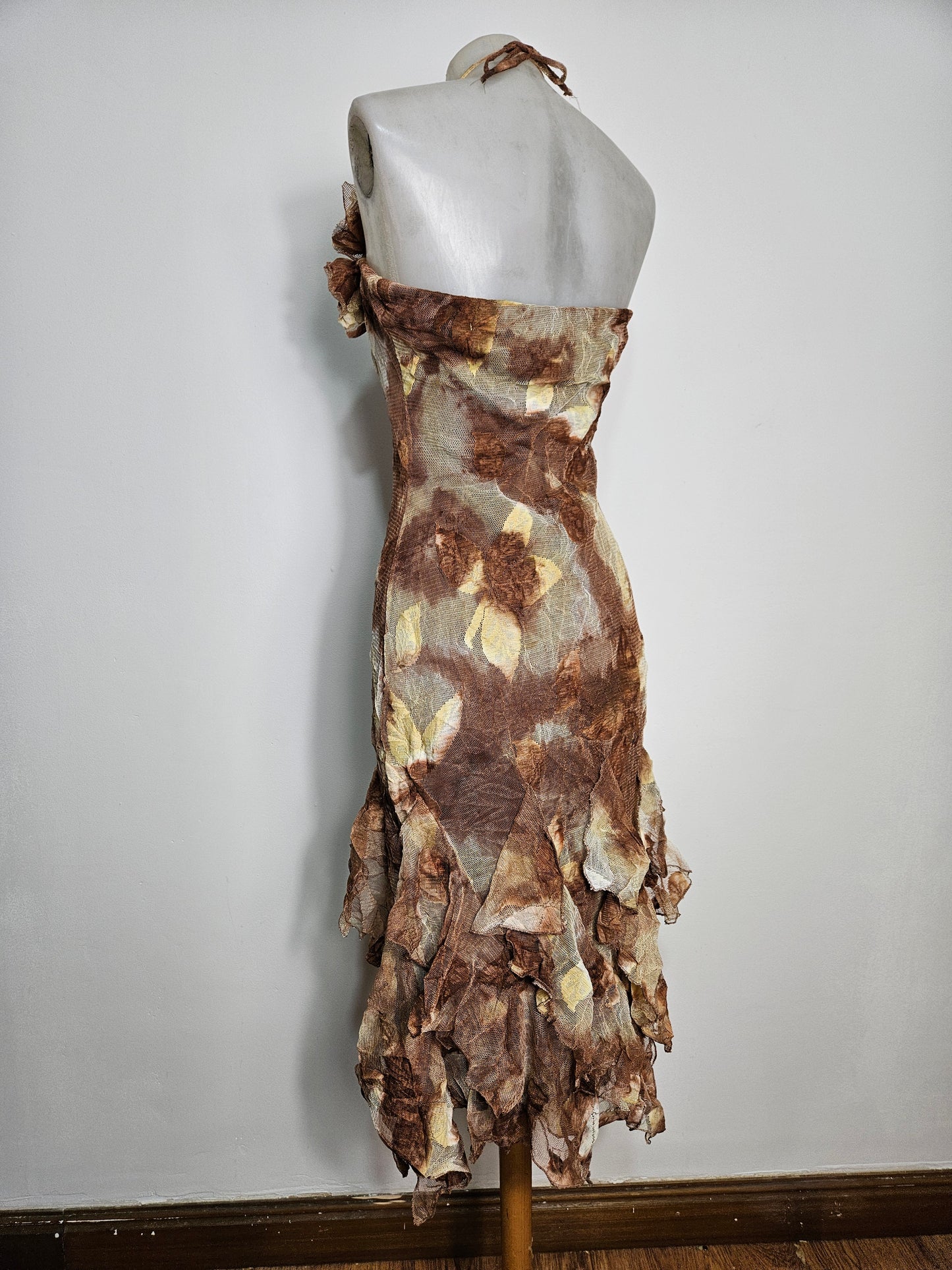 Robe dos nu en dentelle florale marron