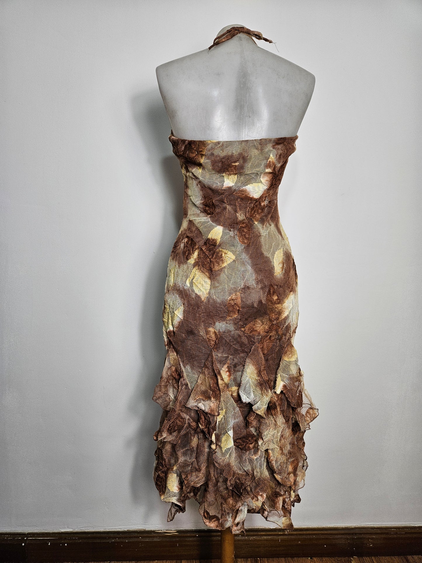 Robe dos nu en dentelle florale marron