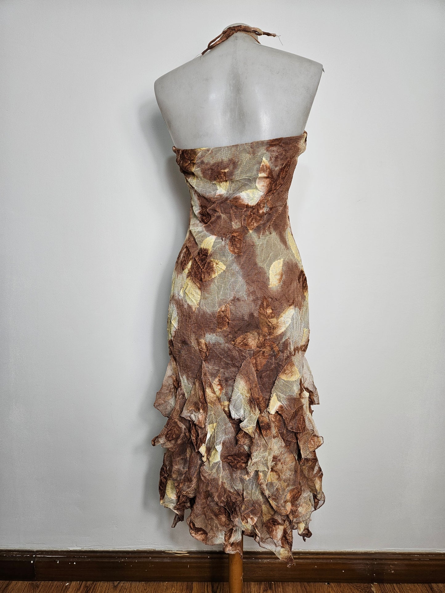 Robe dos nu en dentelle florale marron