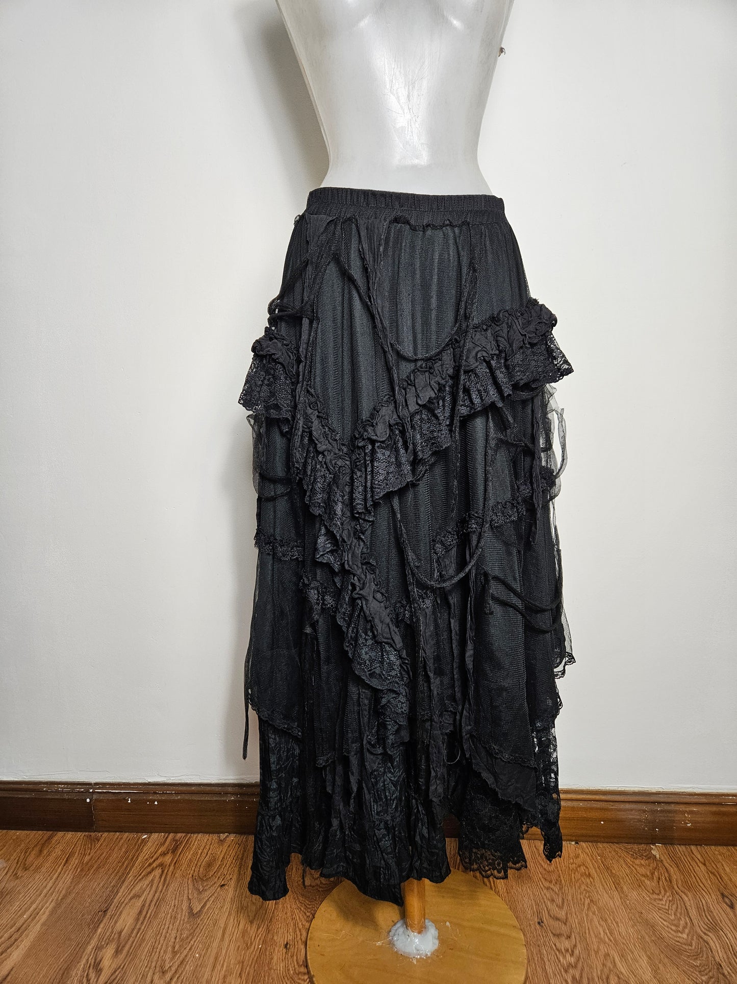 falda deconstruida asimétrica negra