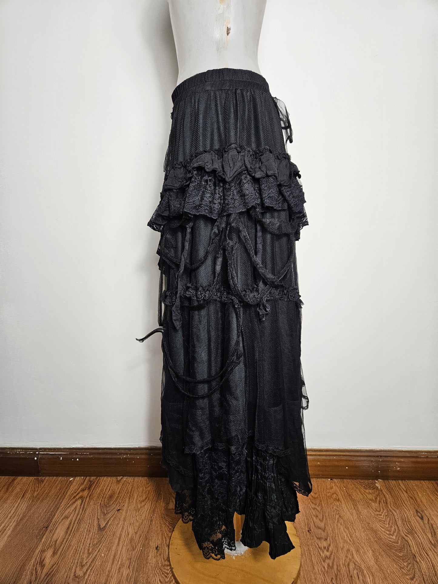 falda deconstruida asimétrica negra