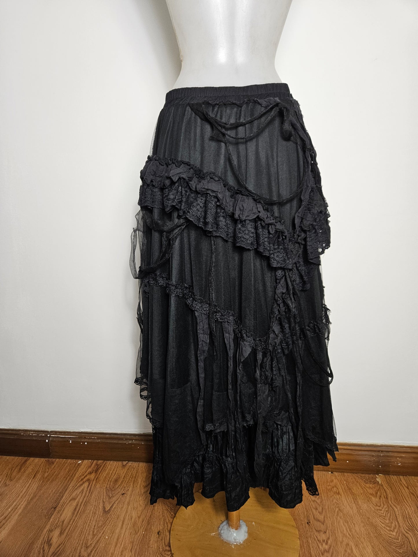 falda deconstruida asimétrica negra