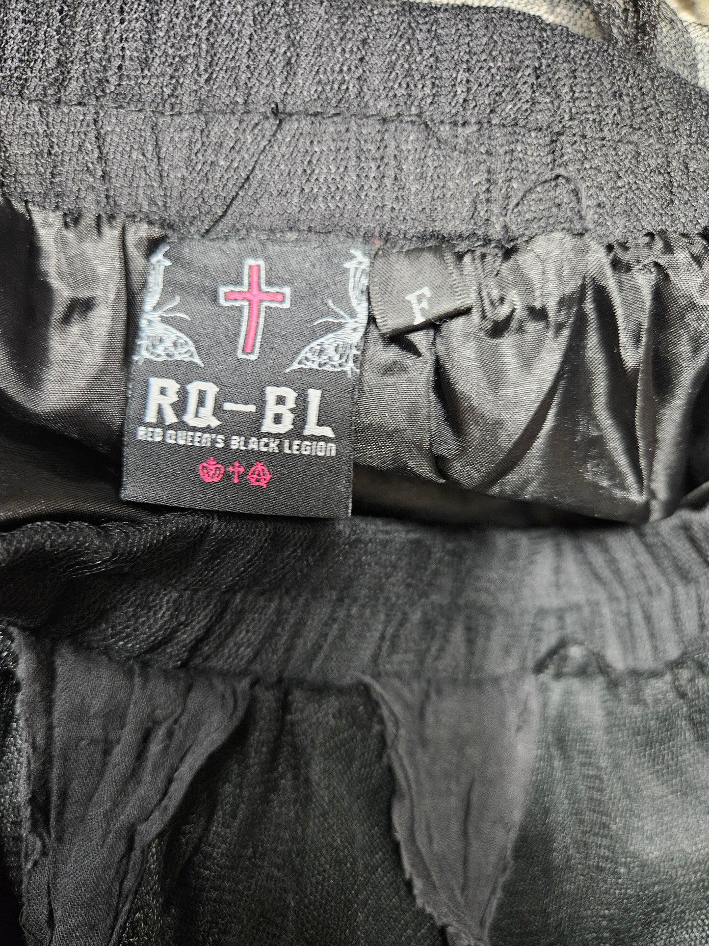 falda deconstruida asimétrica negra