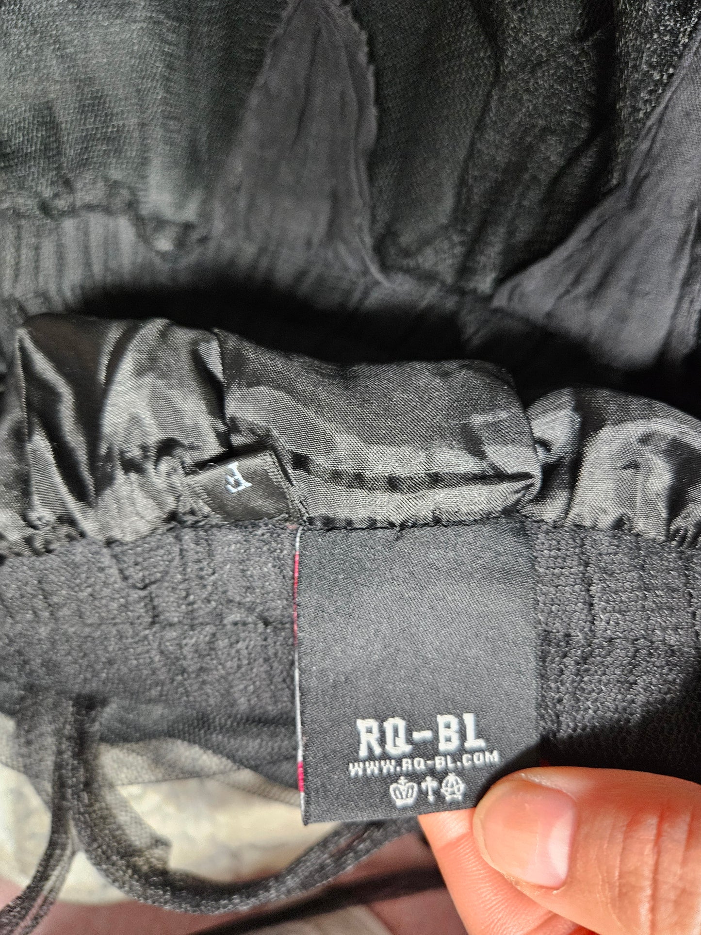 falda deconstruida asimétrica negra