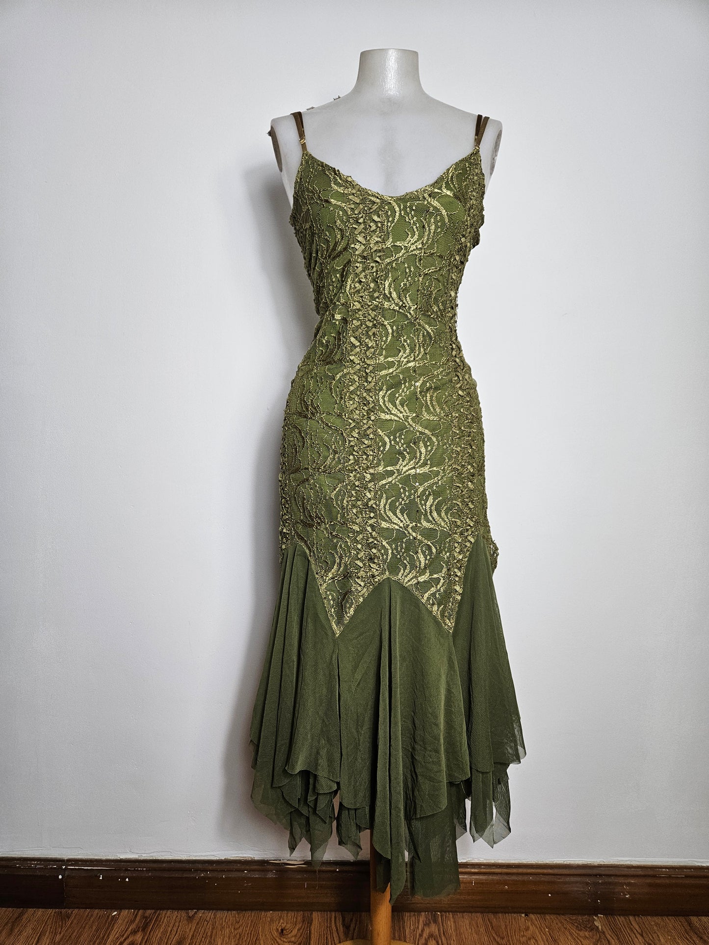 Robe dos nu en dentelle verte
