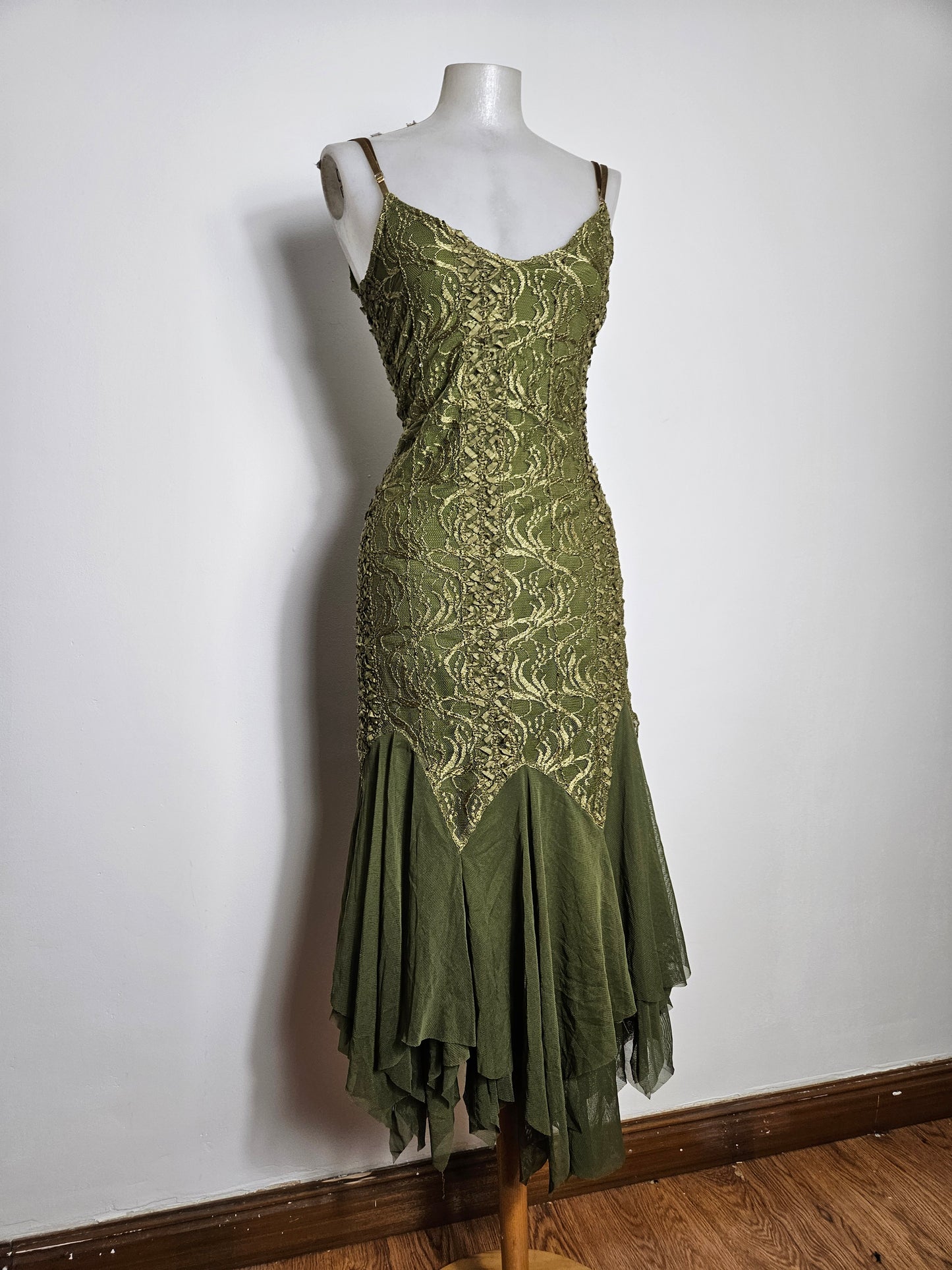 Robe dos nu en dentelle verte