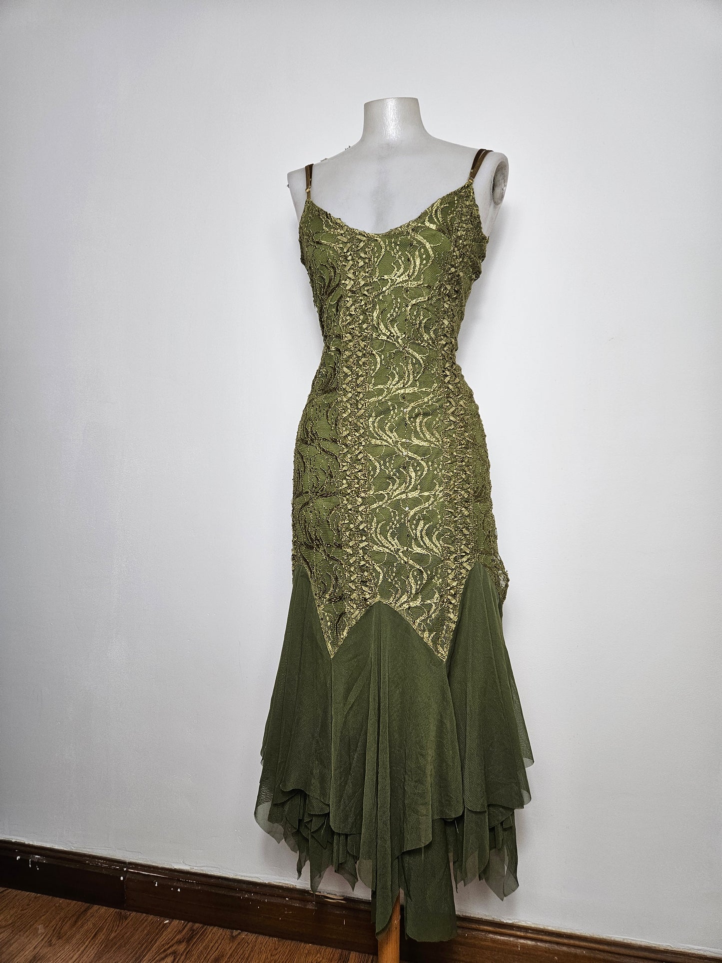 Robe dos nu en dentelle verte