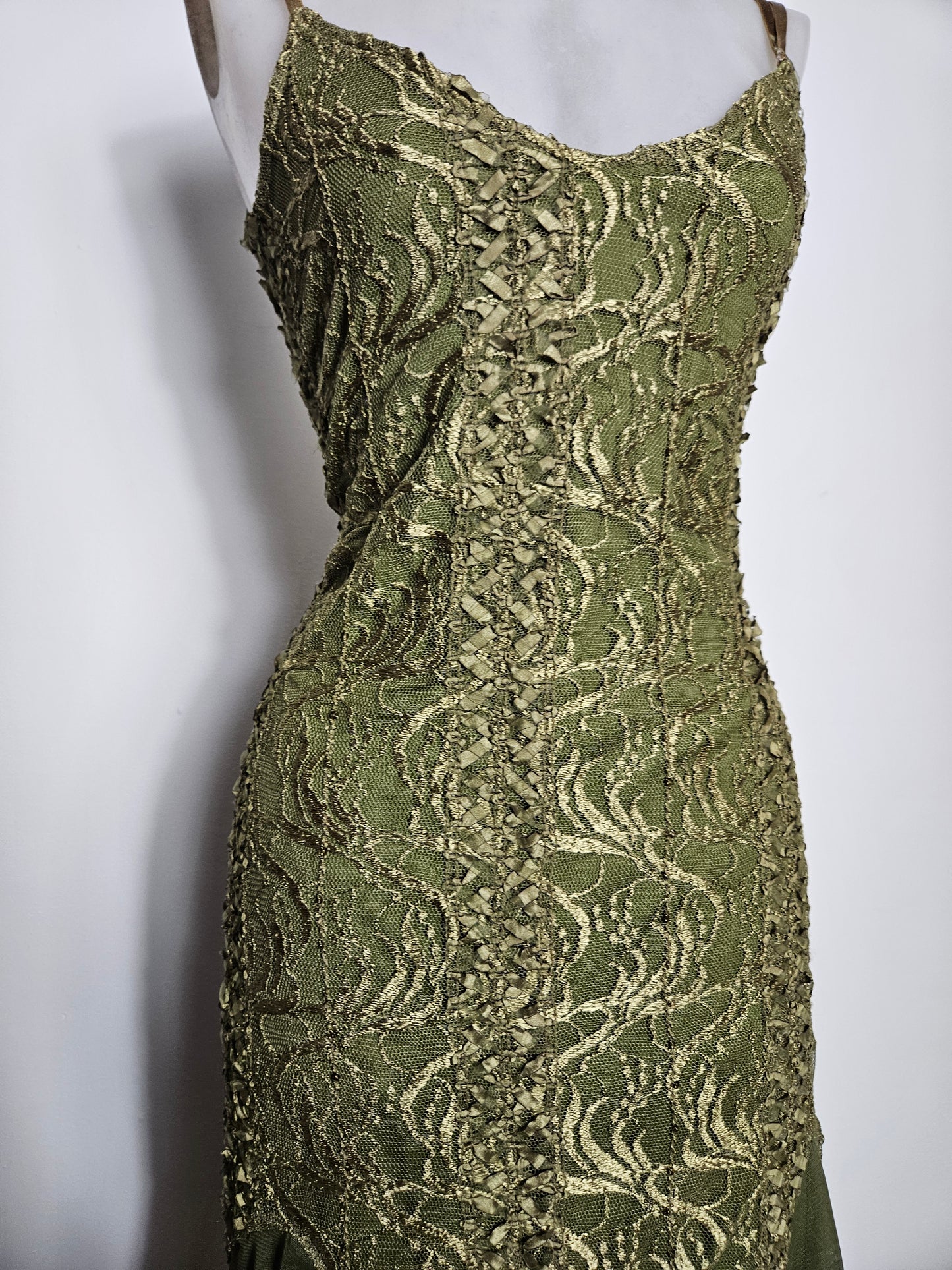 Robe dos nu en dentelle verte