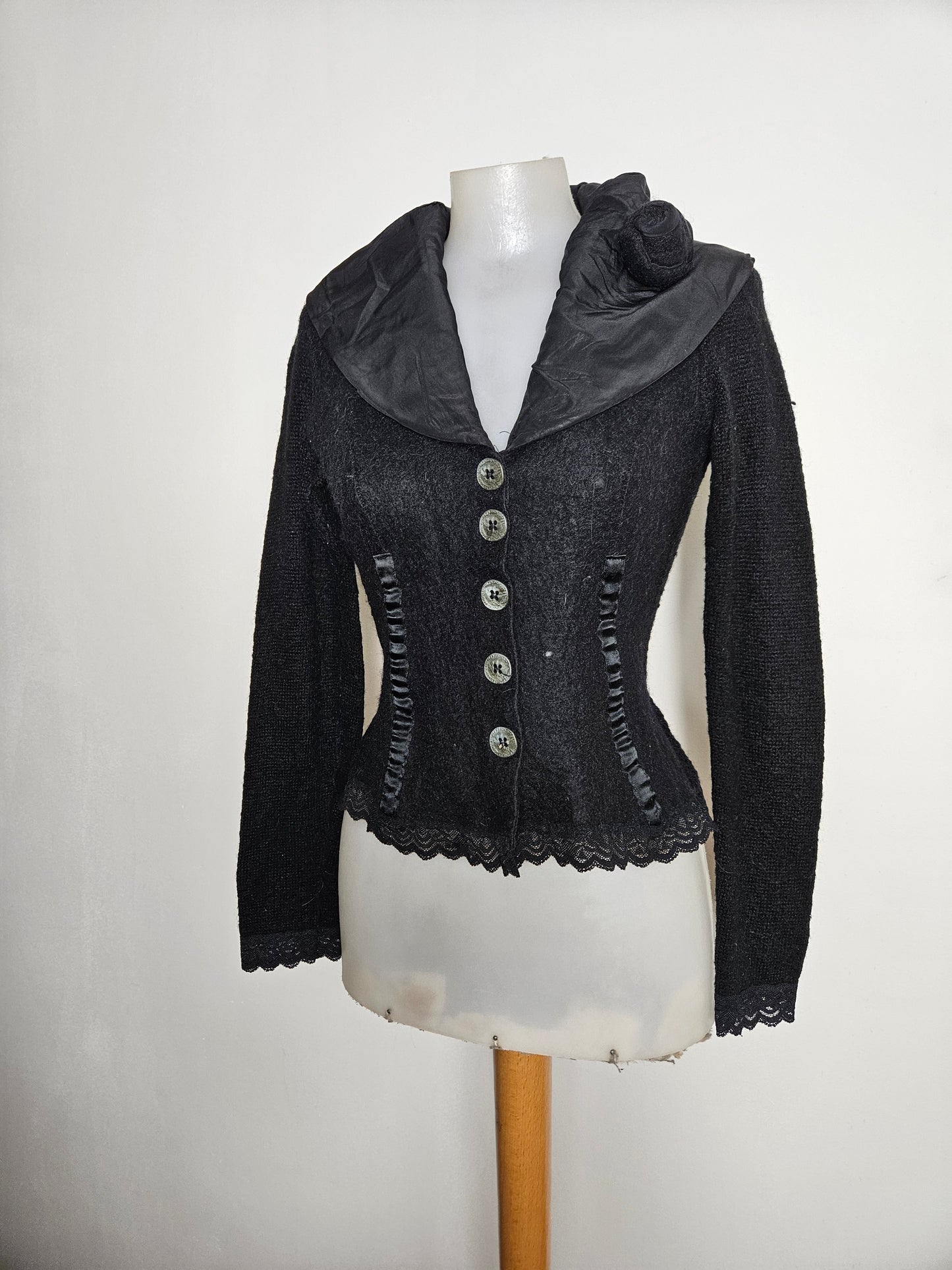 Black cardigan with satin collar