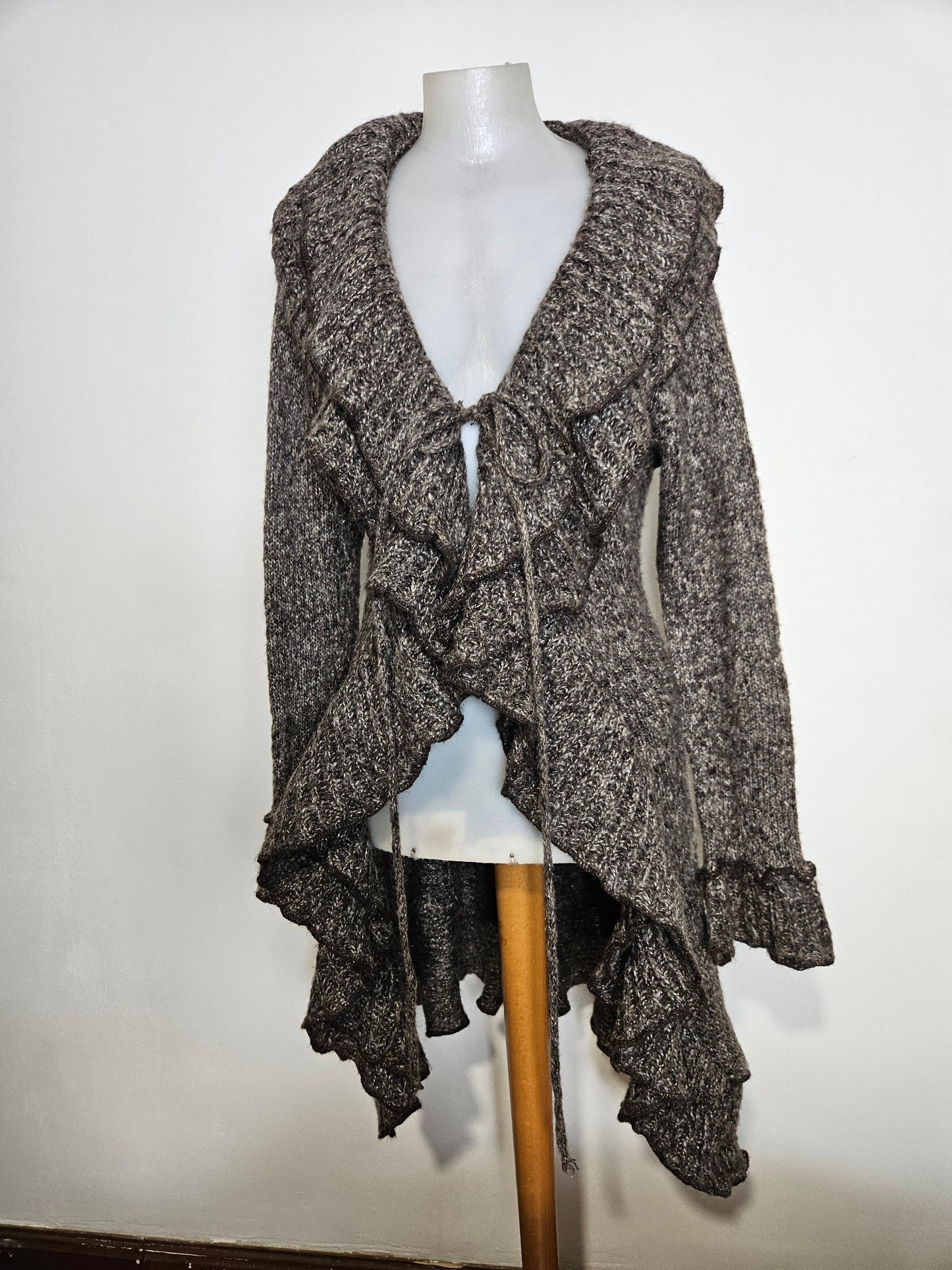 Ruffled knit cardigan