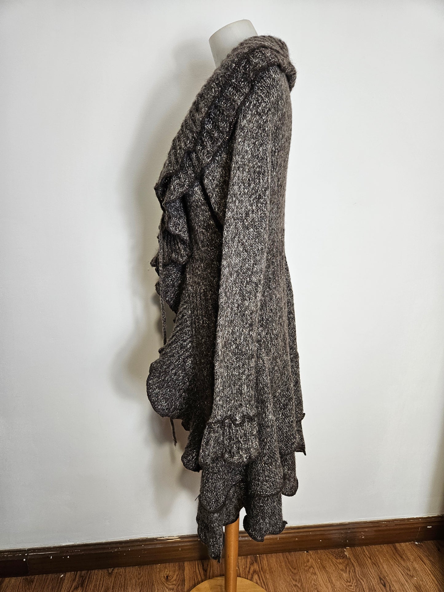 Ruffled knit cardigan