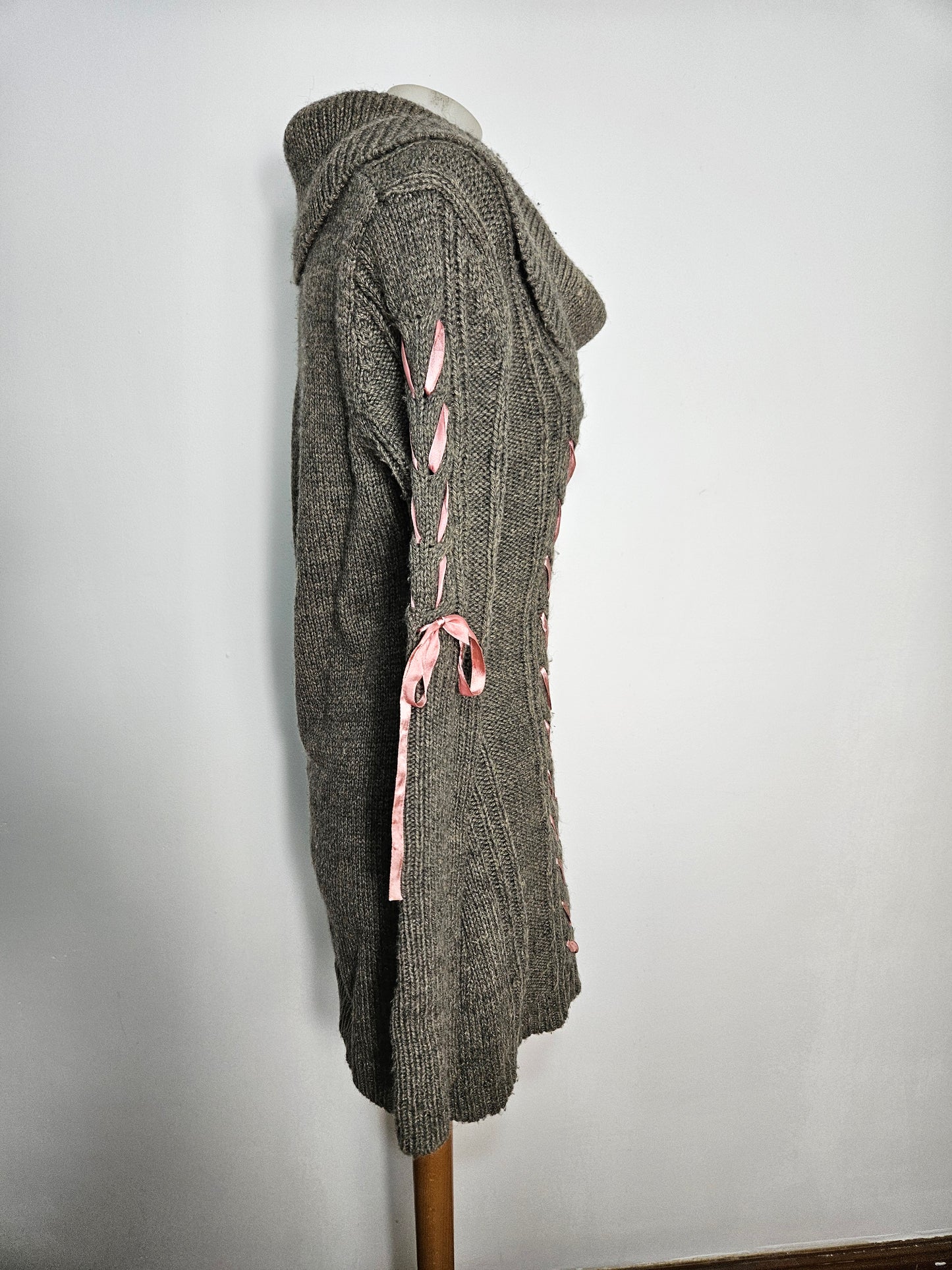 Suéter con cordones de René Derhy