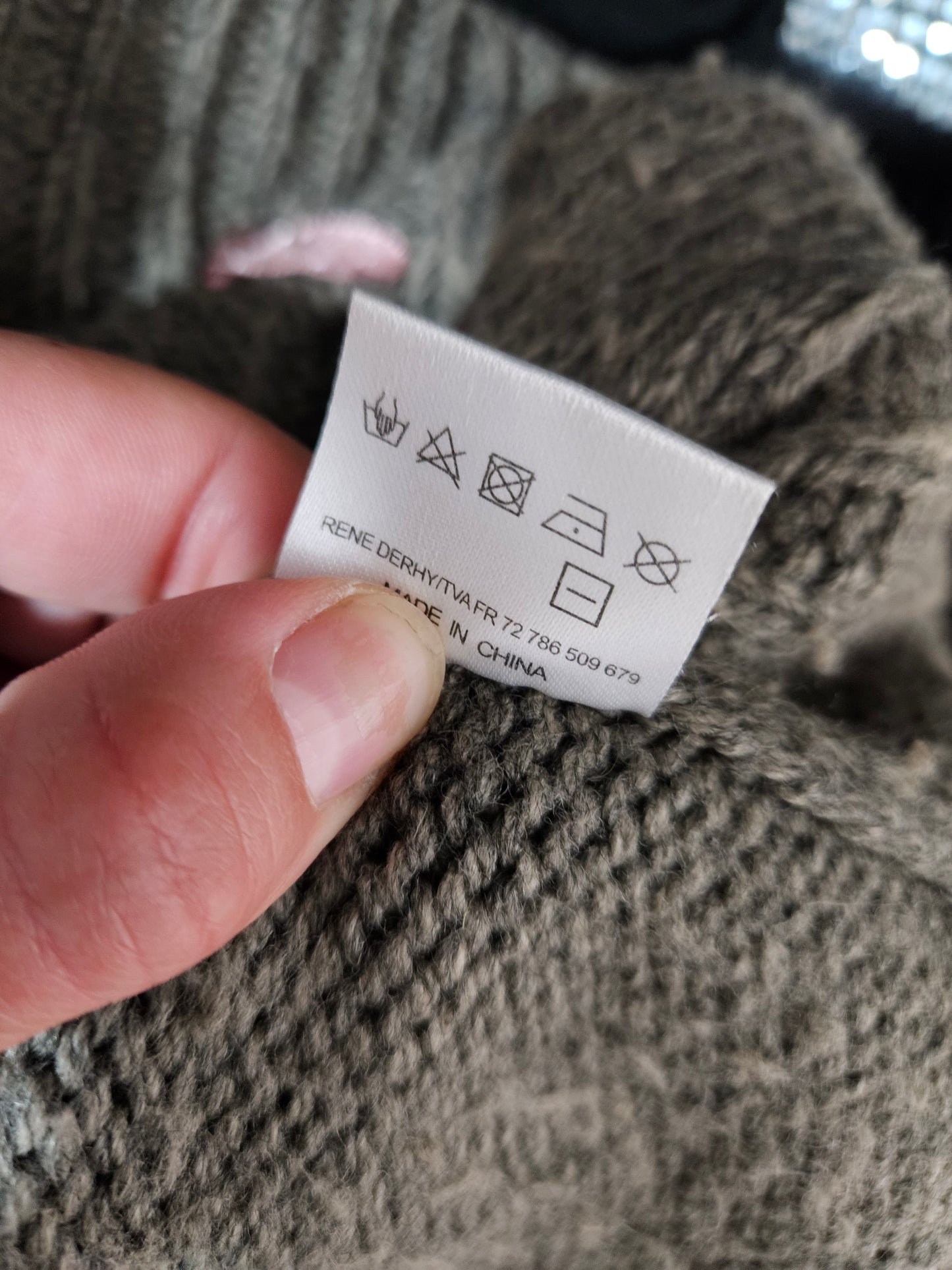 Suéter con cordones de René Derhy