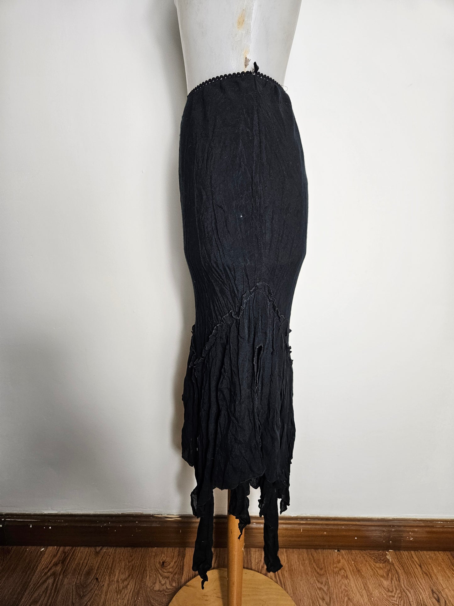 Falda asimétrica de voile negro