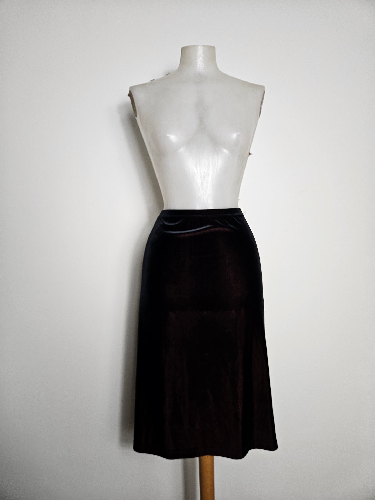 Falda corta de terciopelo