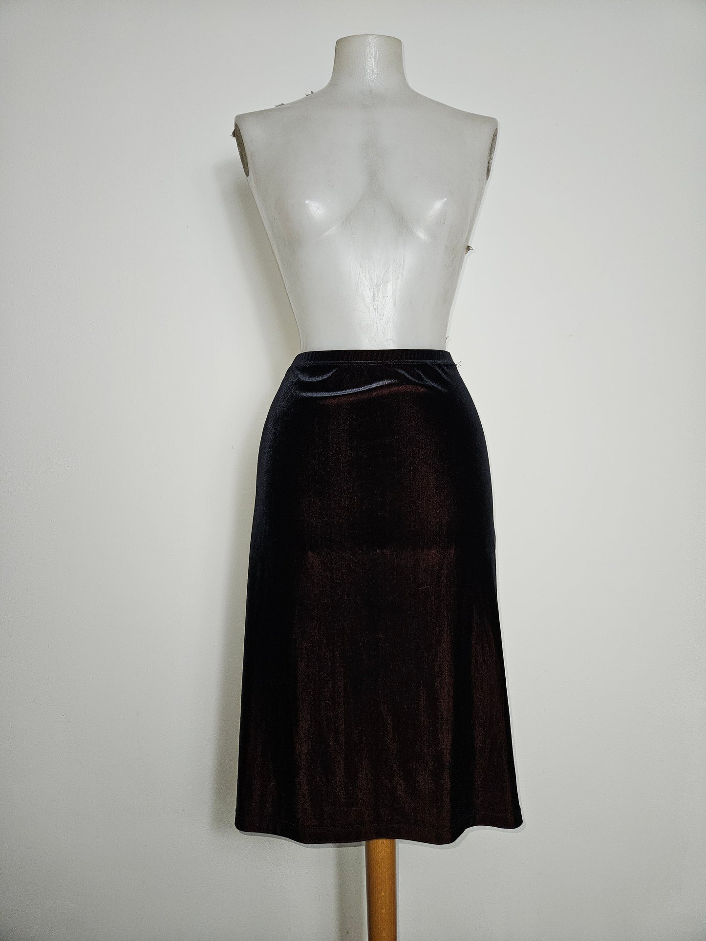 Falda corta de terciopelo
