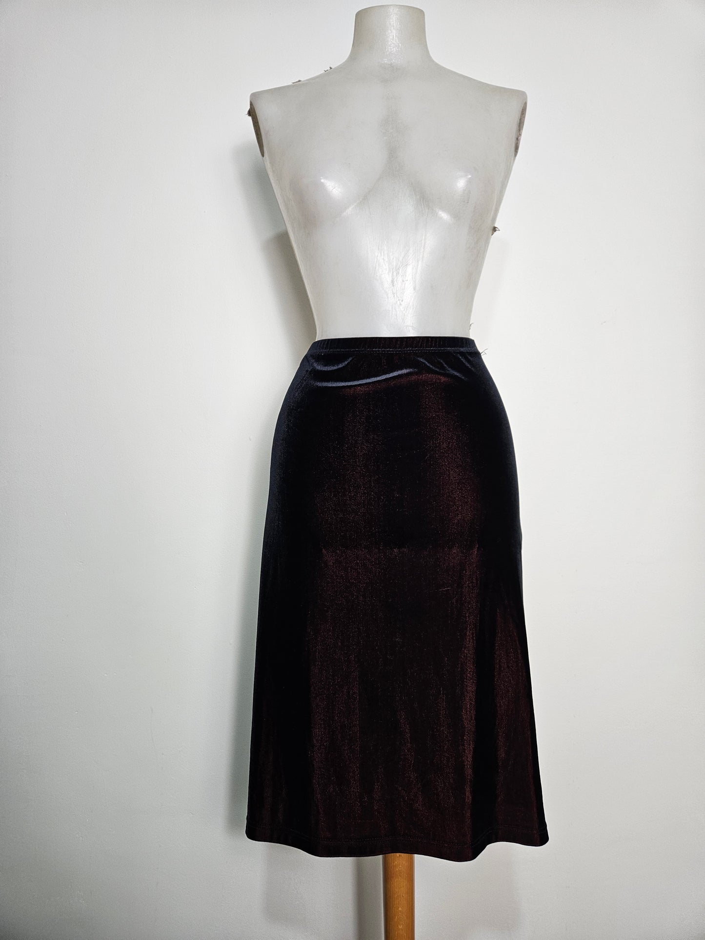 Falda corta de terciopelo