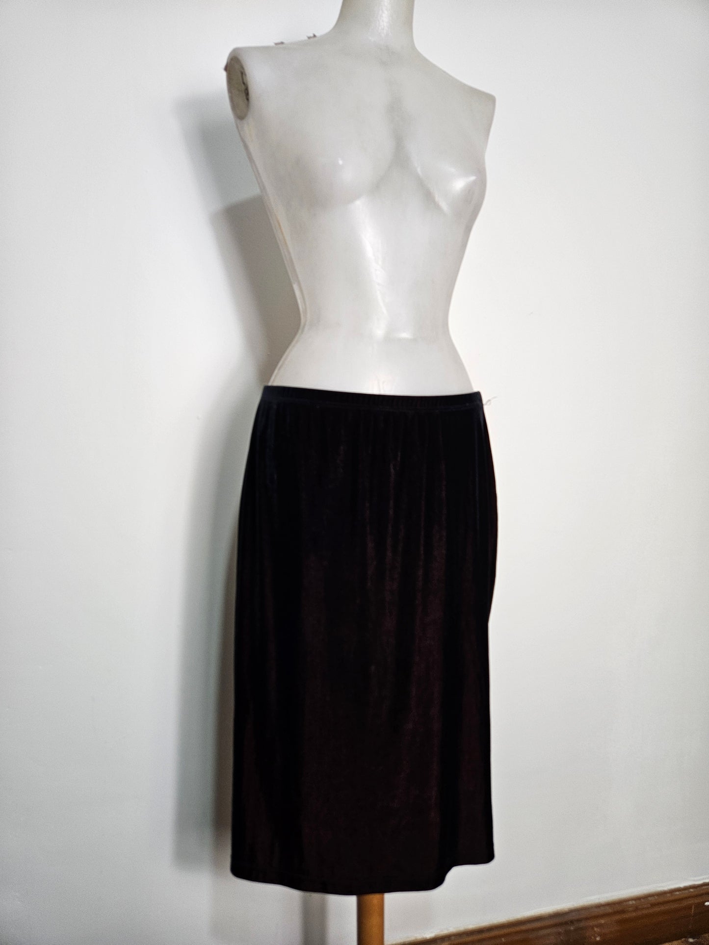 Falda corta de terciopelo
