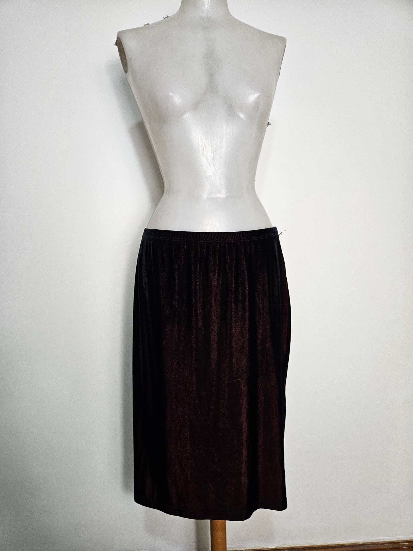 Falda corta de terciopelo