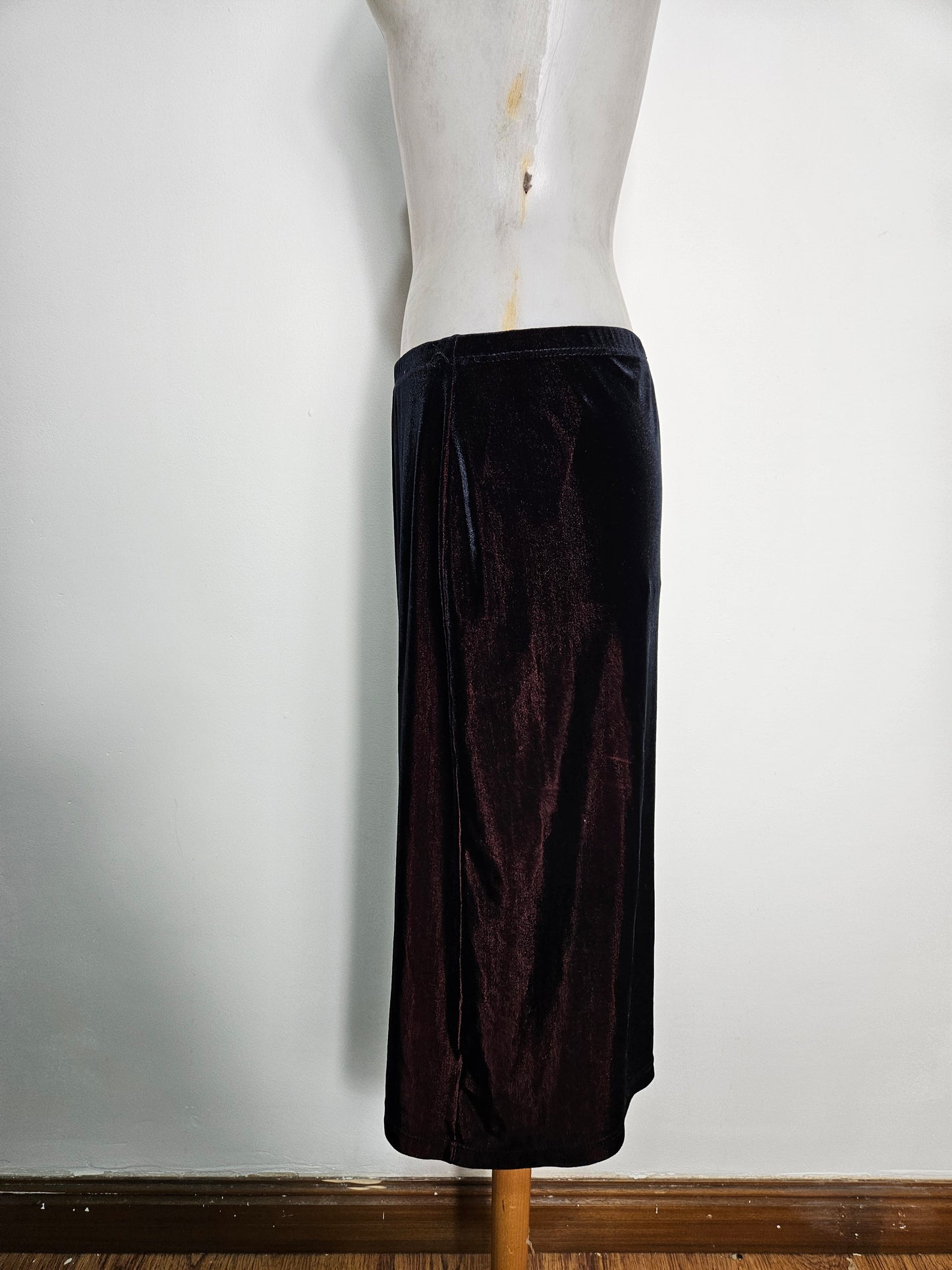 Falda corta de terciopelo