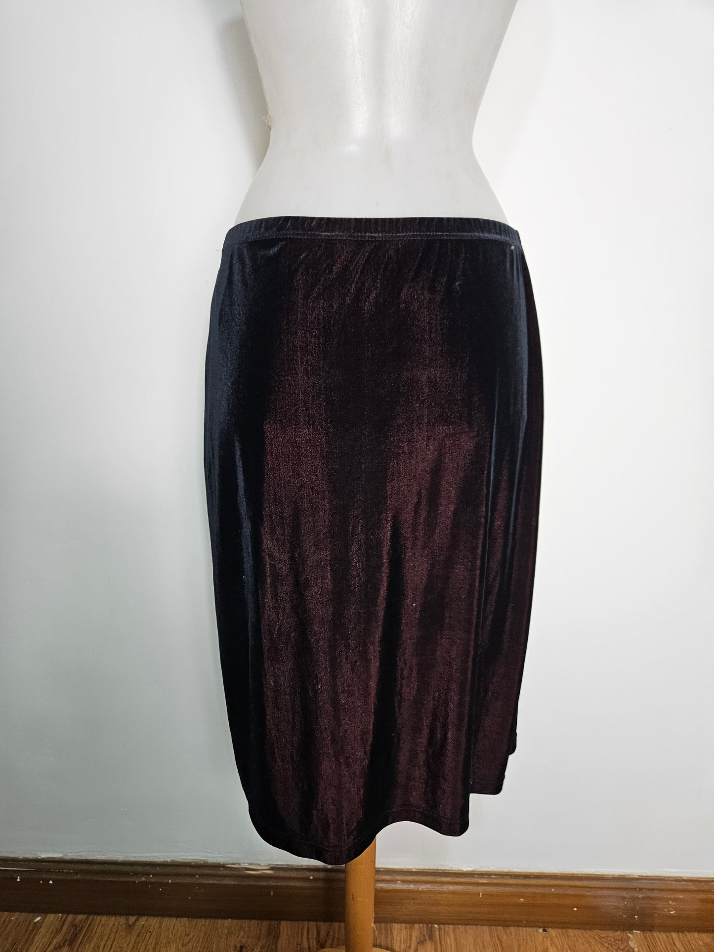 Falda corta de terciopelo