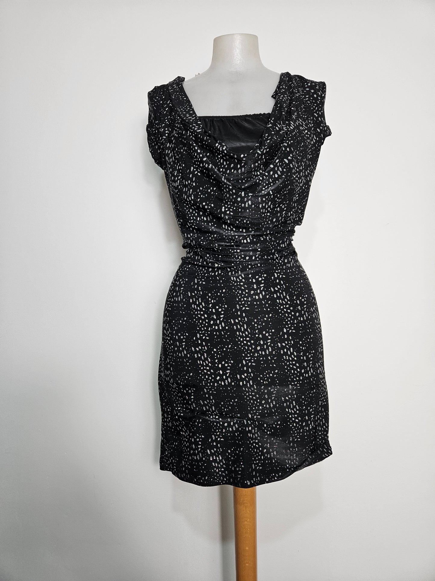 Robe dos nu strass argentés