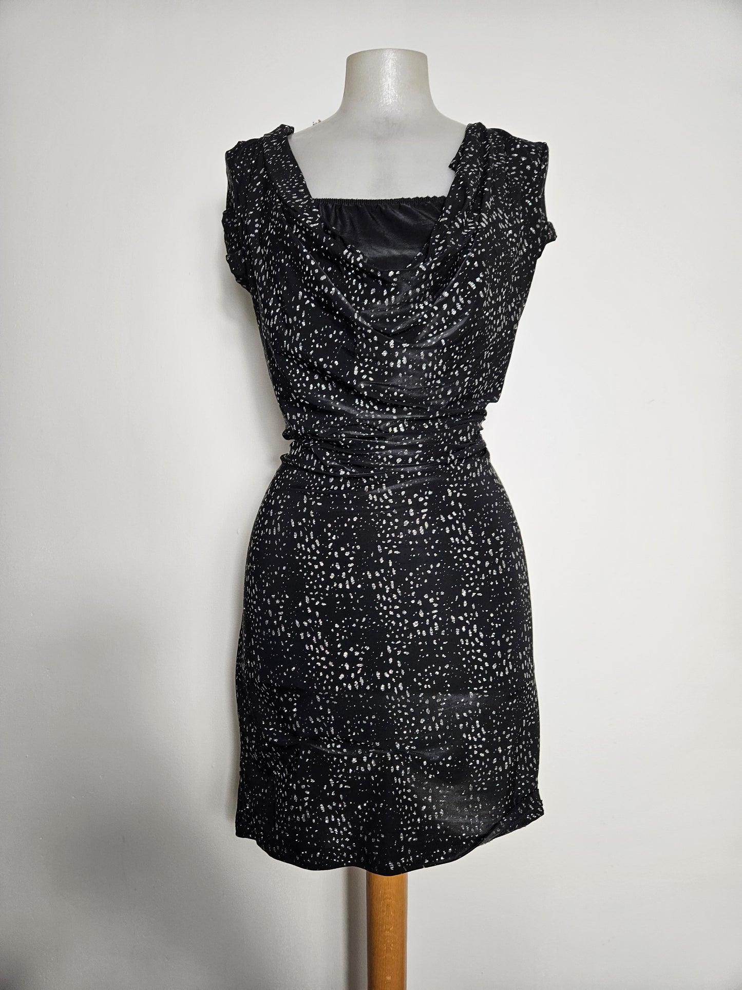 Robe dos nu strass argentés