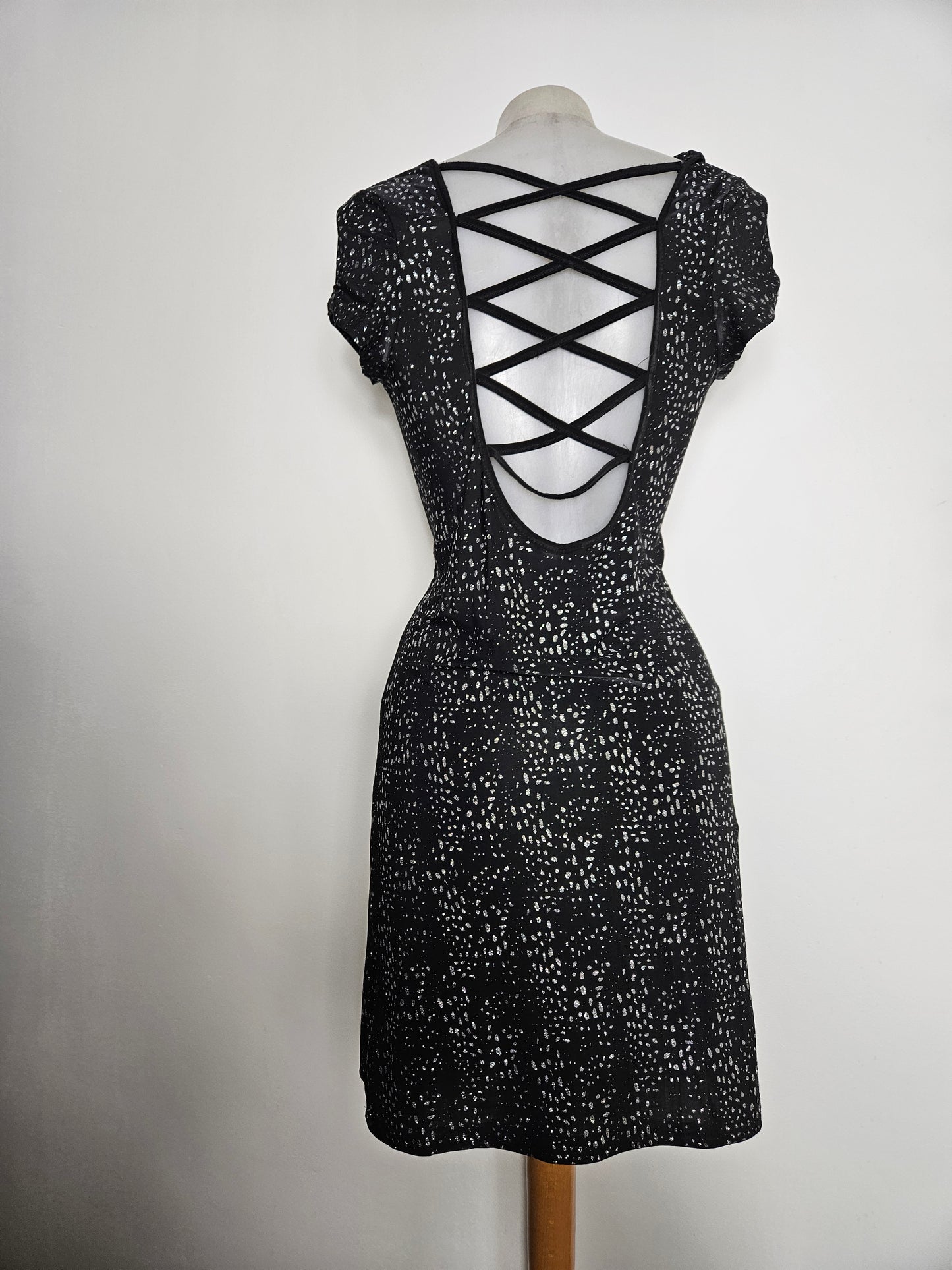 Robe dos nu strass argentés