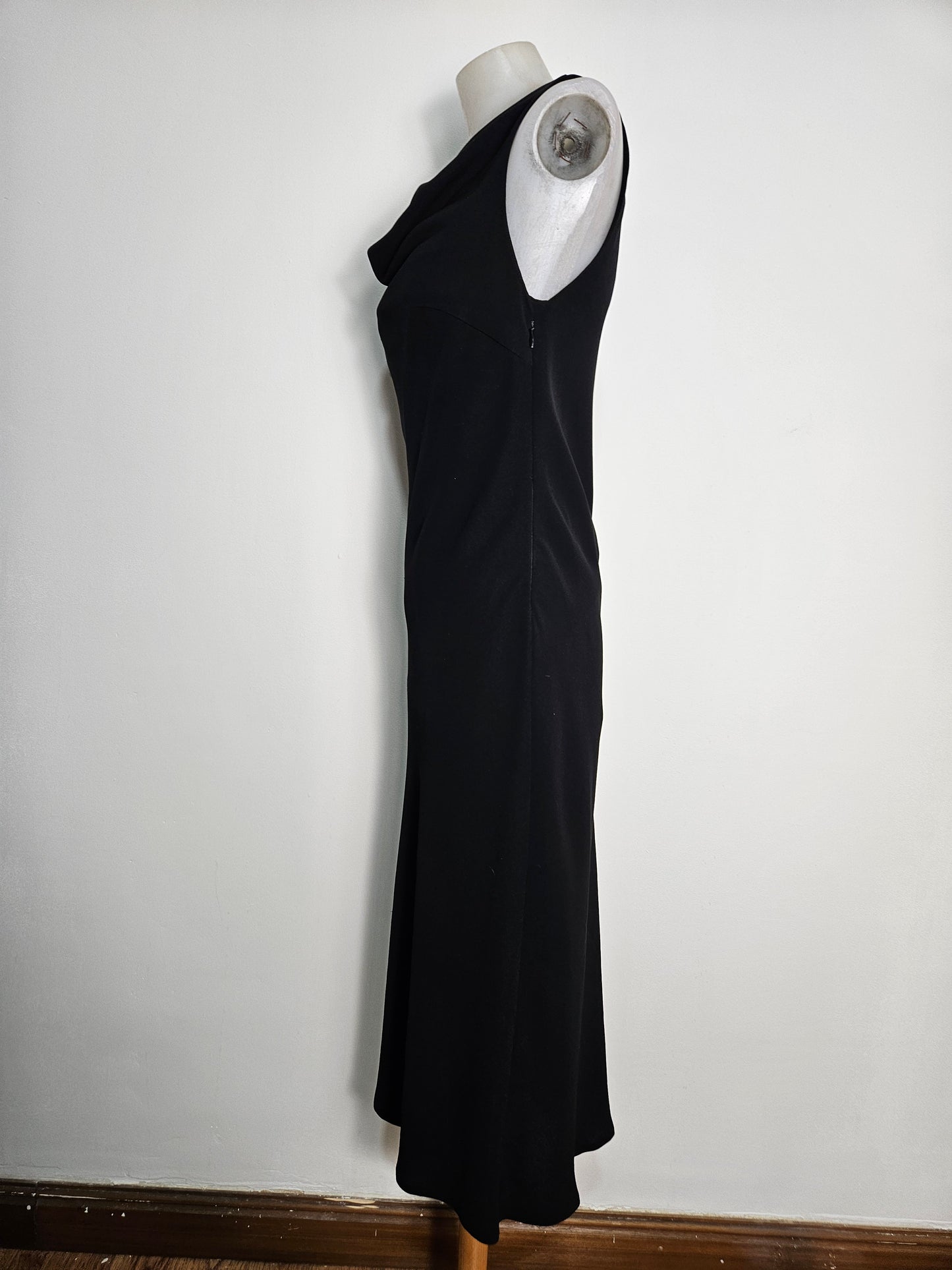 Robe noire col bénitier