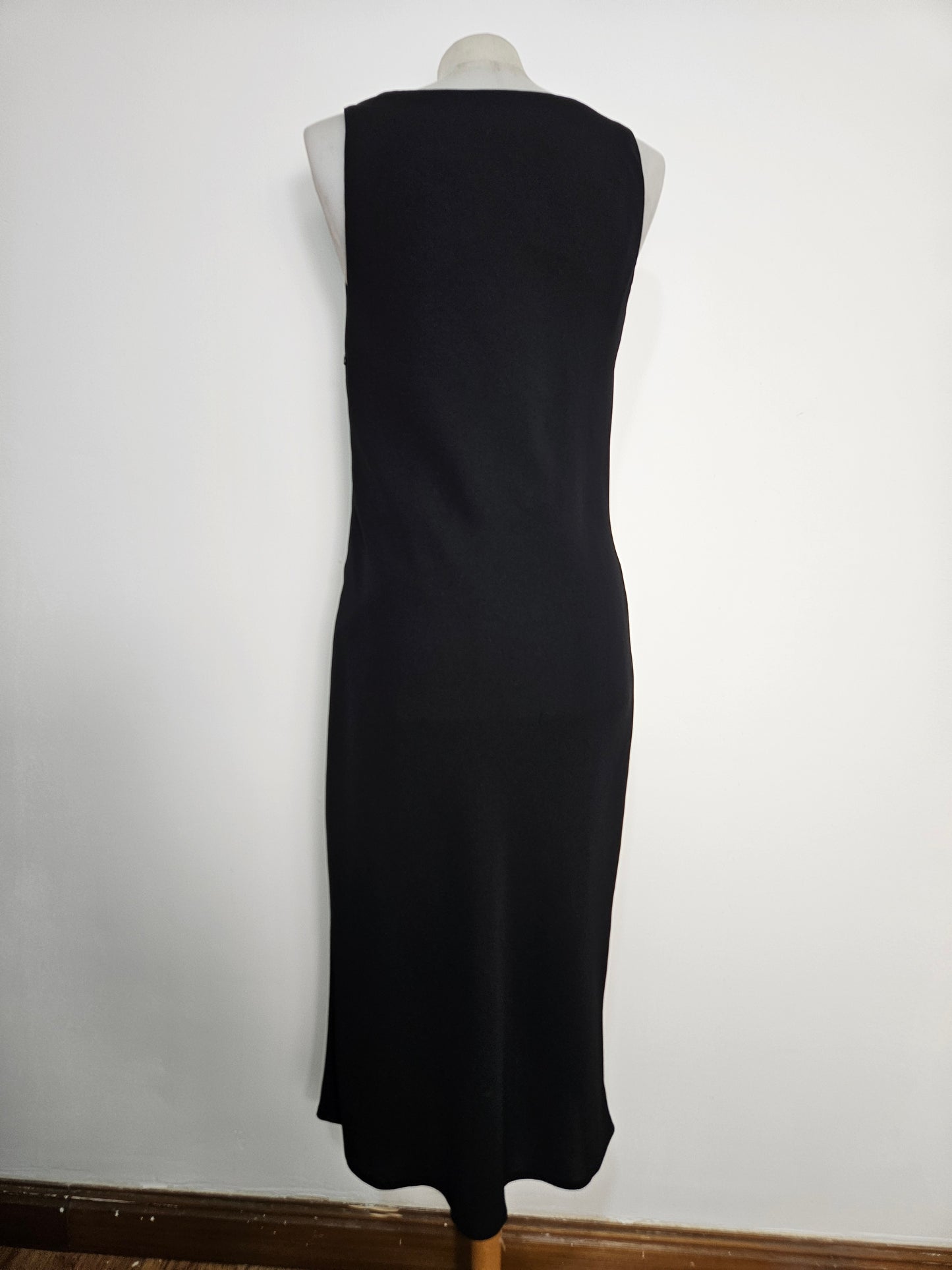 Robe noire col bénitier