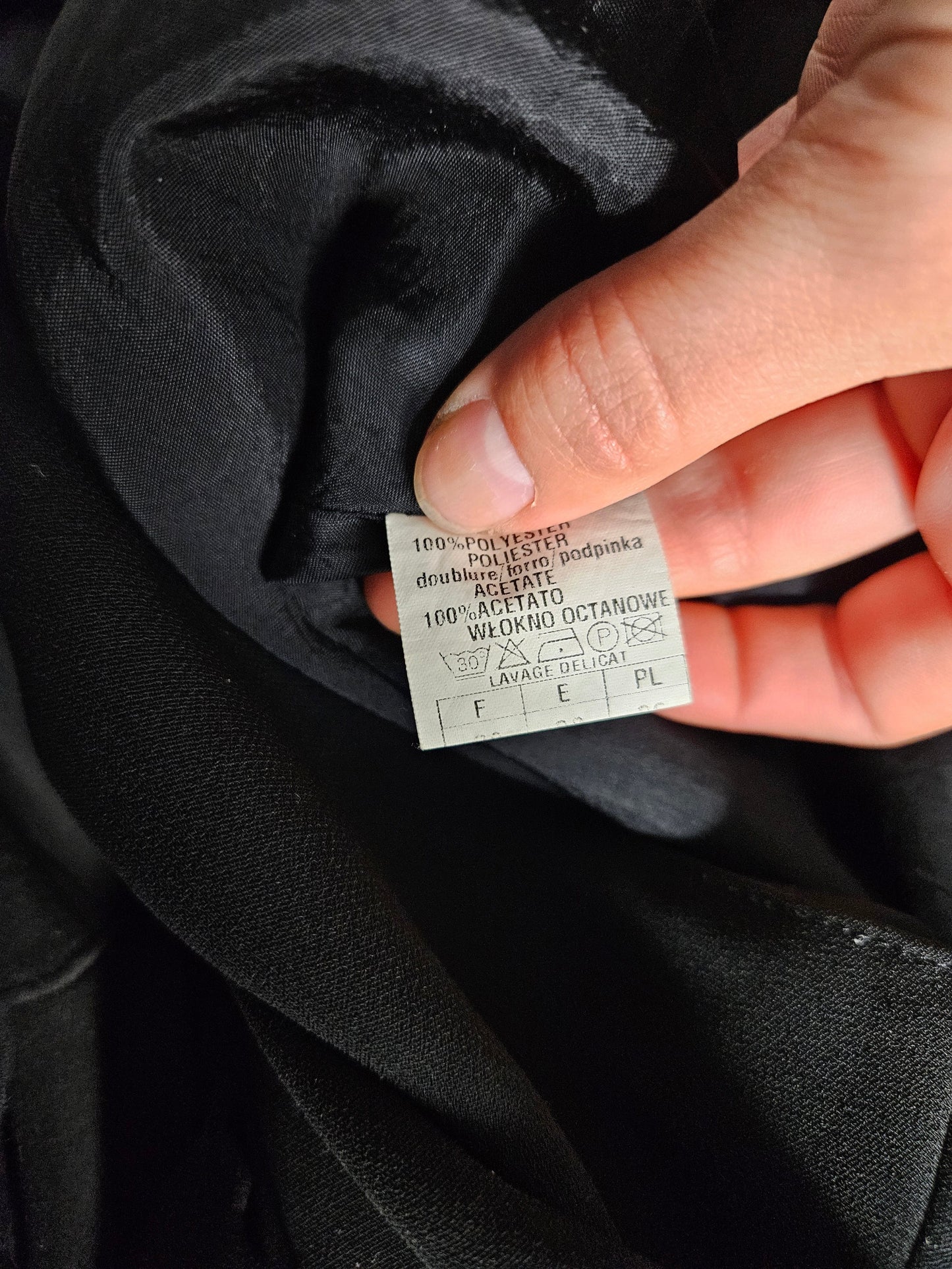 Robe noire col bénitier