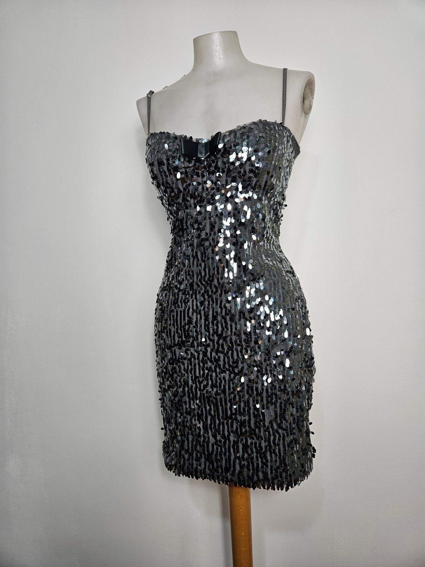 Robe à sequins argentés